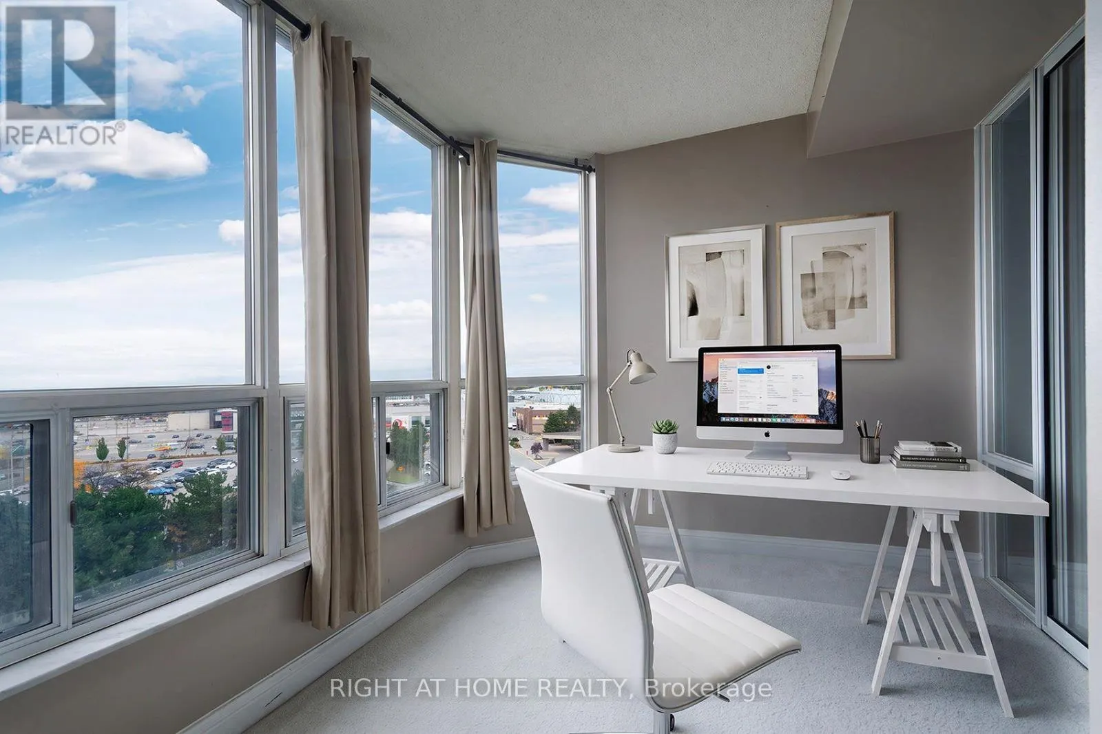 708 - 22 HANOVER ROAD