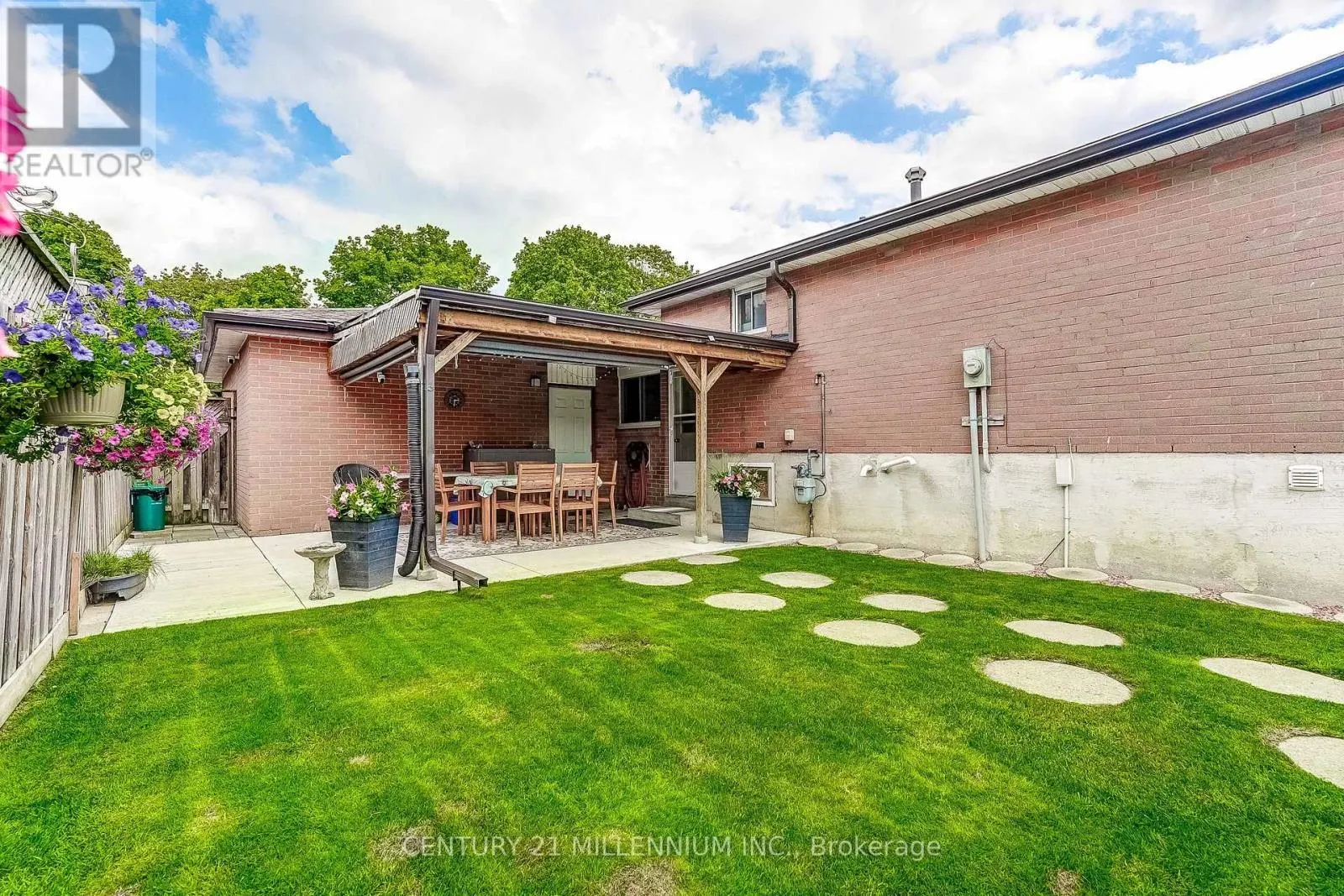 72 GLEBE CRESCENT
