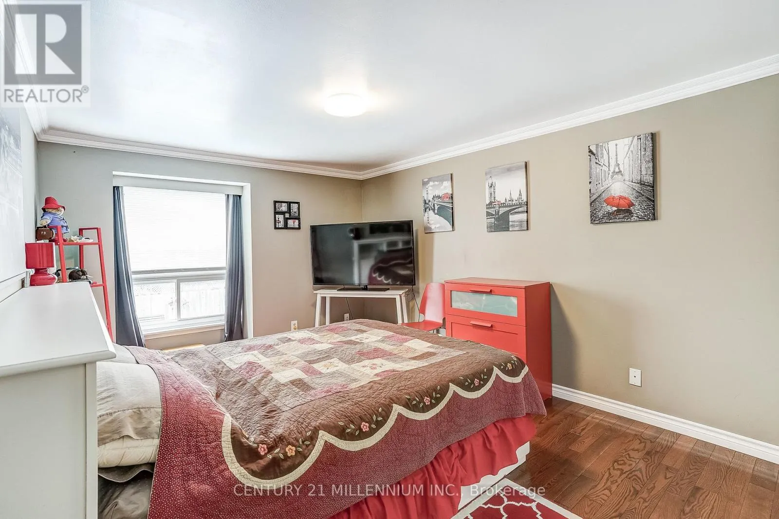 72 GLEBE CRESCENT