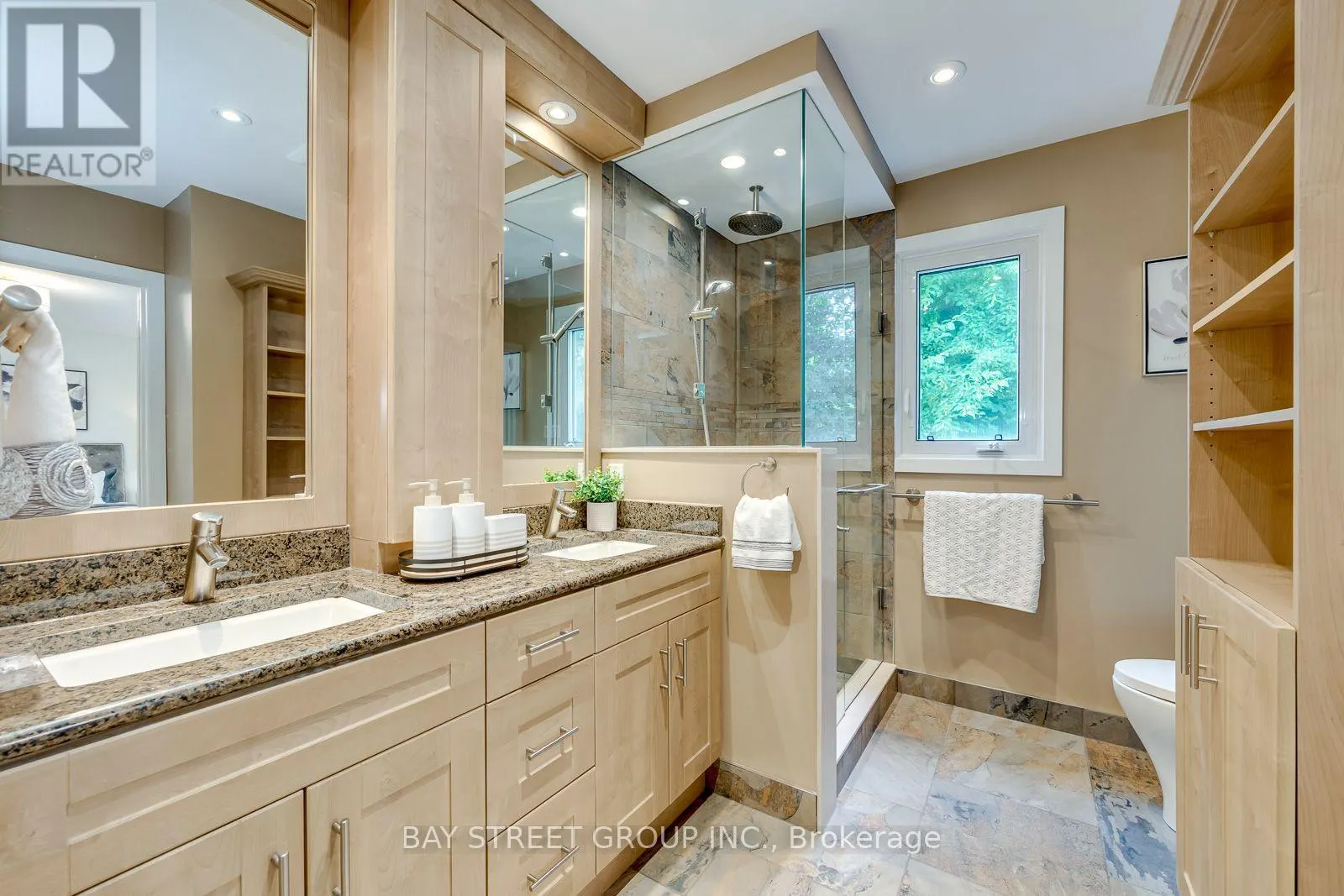 2234 BENNINGTON GATE