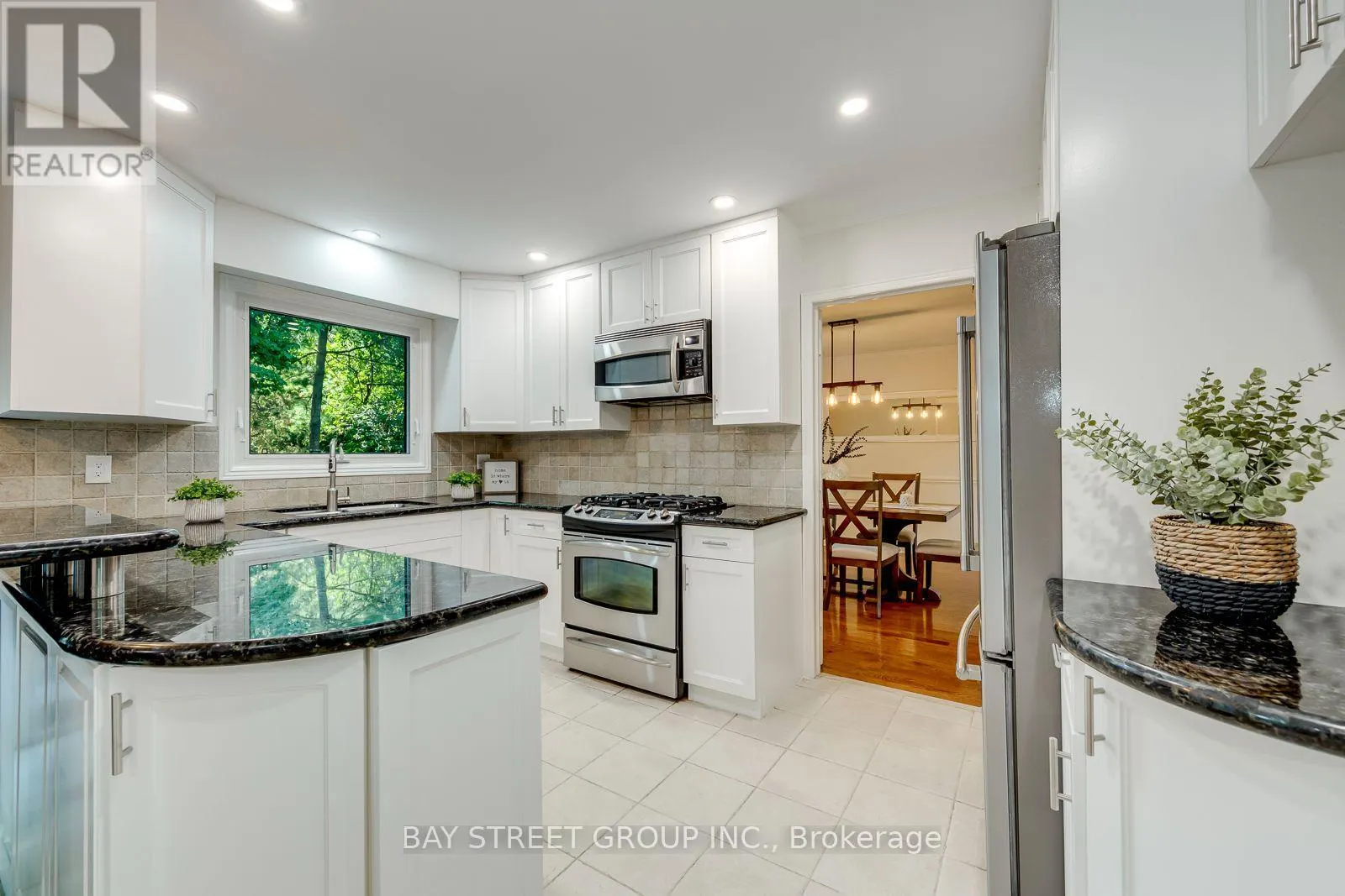 2234 BENNINGTON GATE