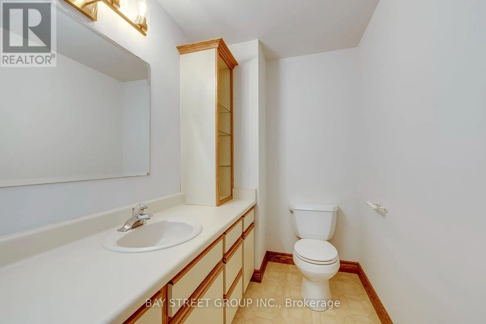 2234 BENNINGTON GATE