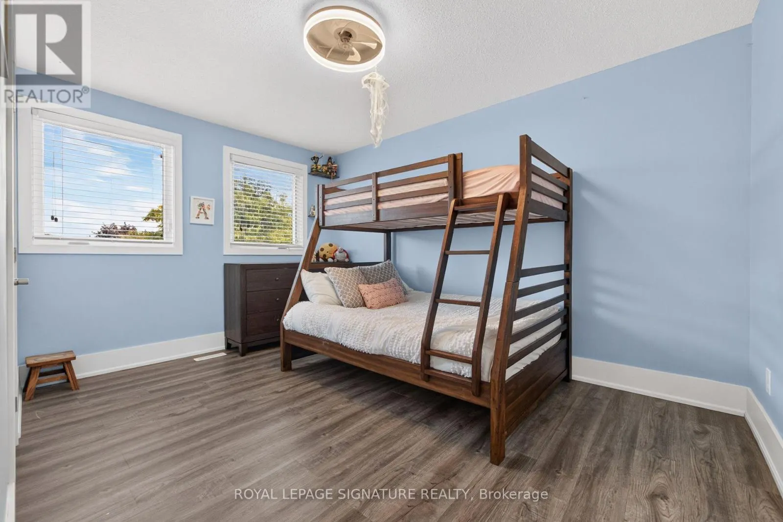 2595 CAVENDISH DRIVE