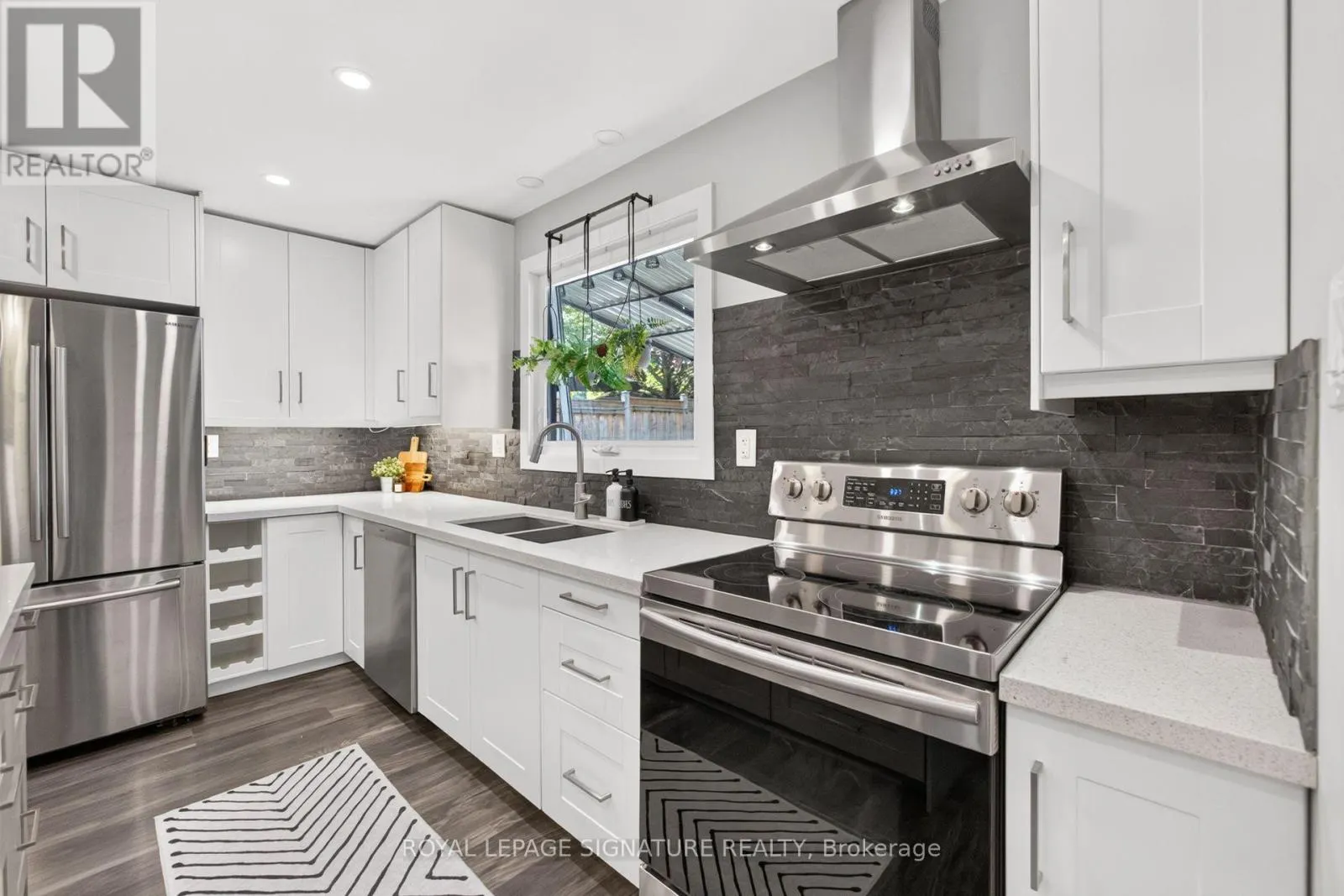 2595 CAVENDISH DRIVE