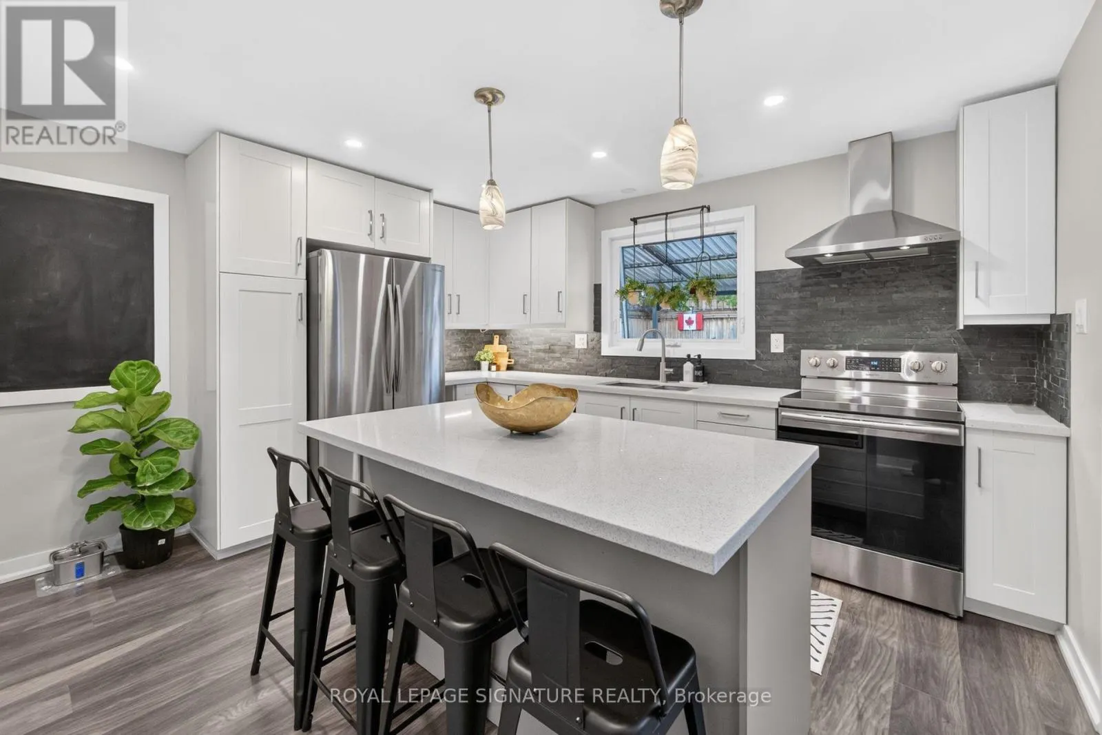 2595 CAVENDISH DRIVE