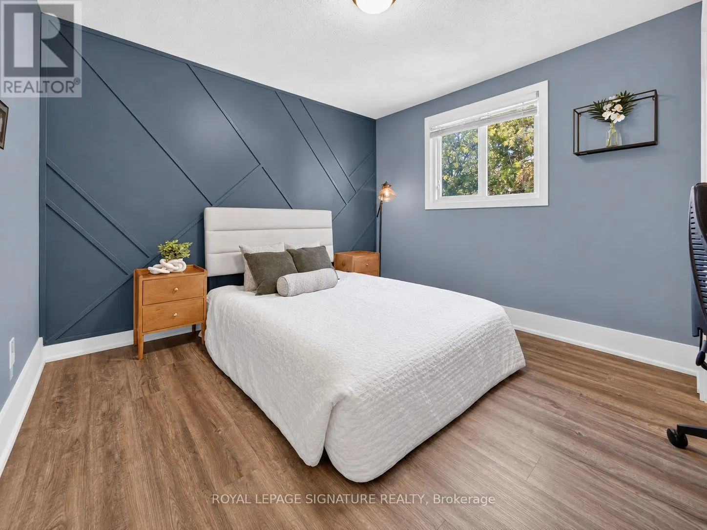 2595 CAVENDISH DRIVE