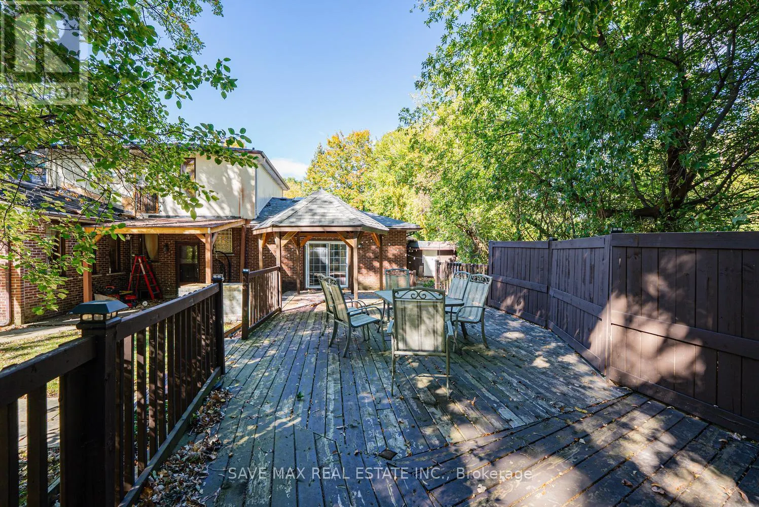 1215 MARTINS BOULEVARD