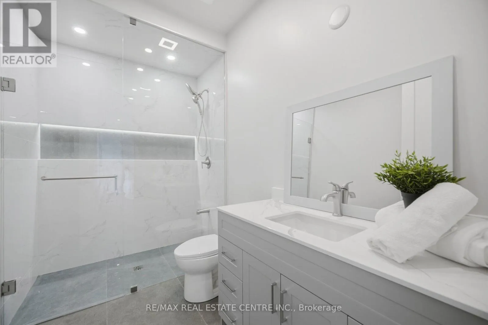 4 CALSTOCK PLACE