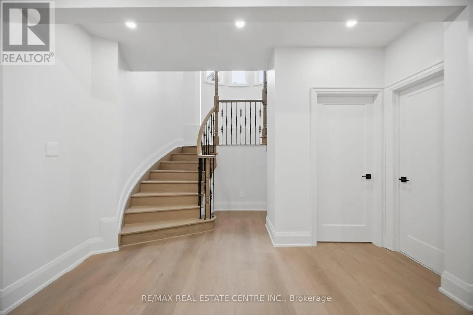 4 CALSTOCK PLACE