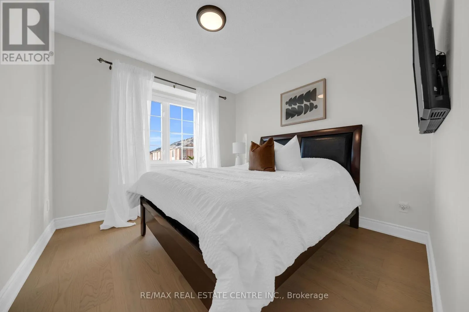 3440 REDPATH CIRCLE
