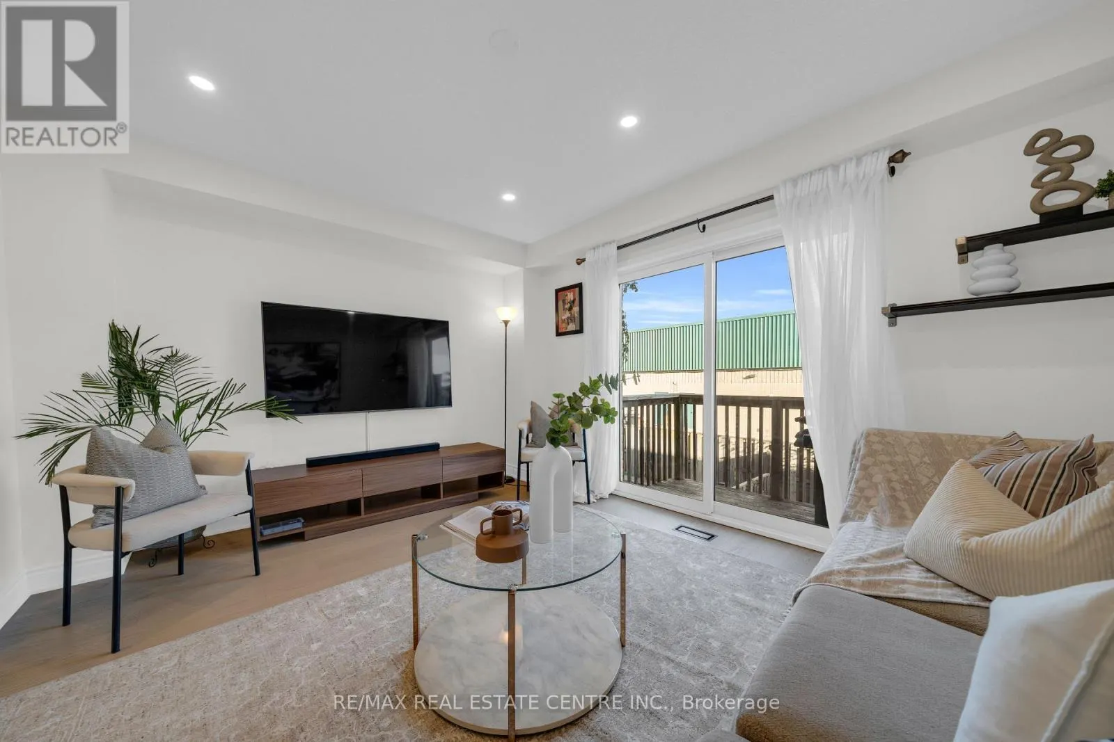 3440 REDPATH CIRCLE