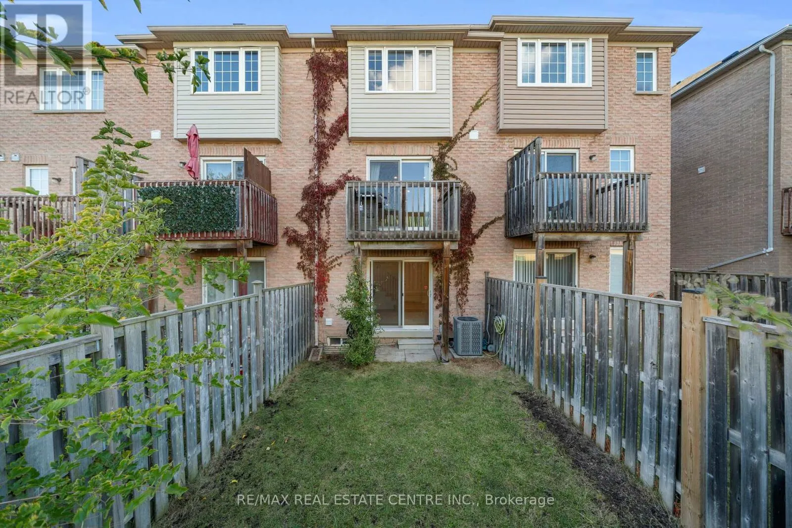 3440 REDPATH CIRCLE
