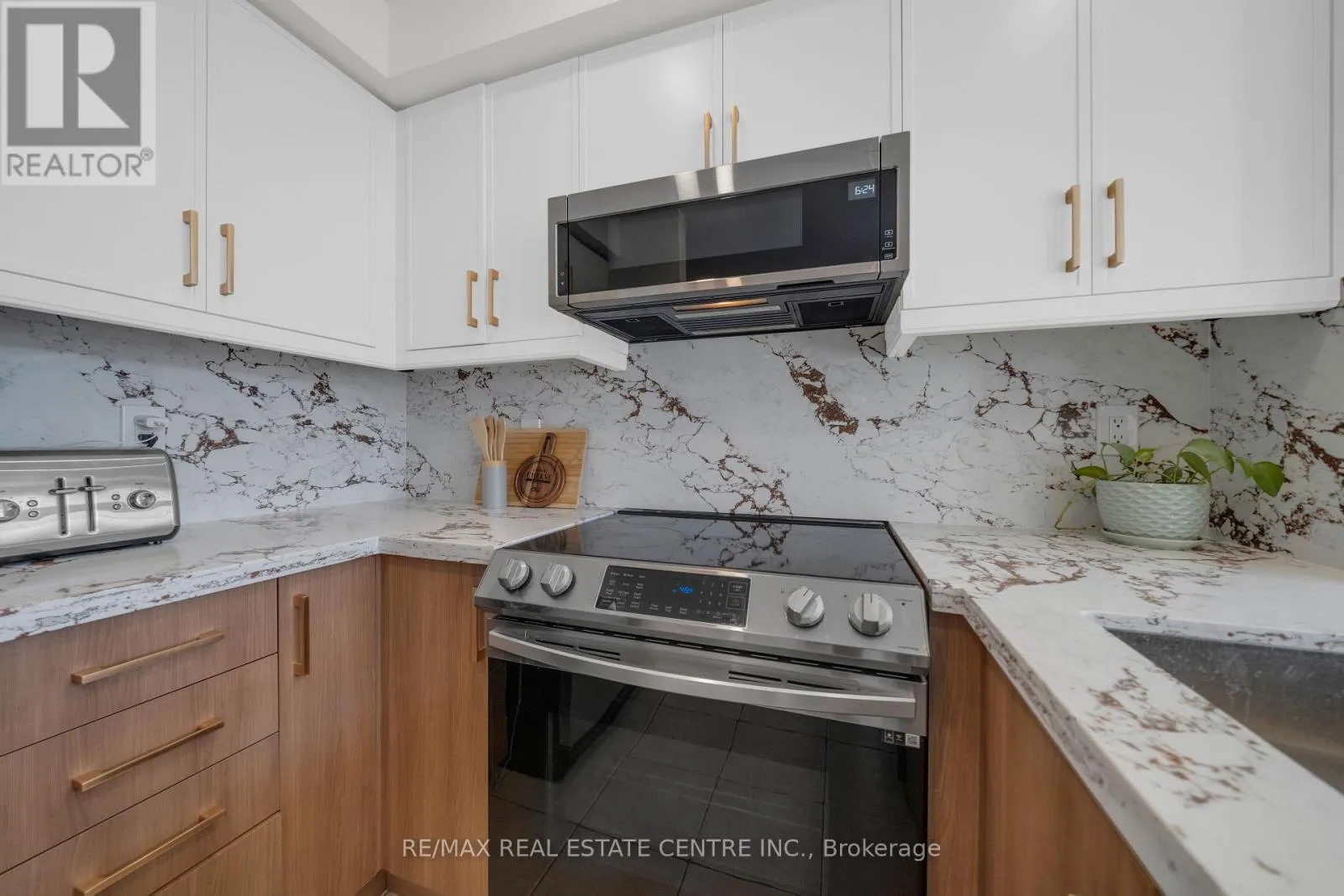 3440 REDPATH CIRCLE