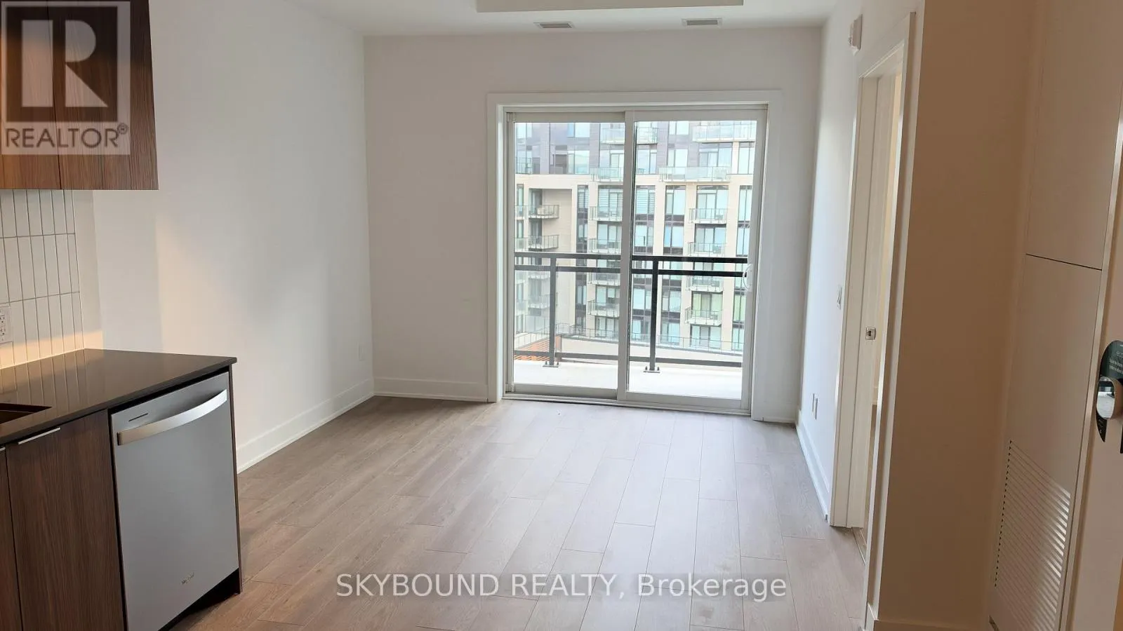 710 - 3008 WILLIAM CUTMORE BOULEVARD