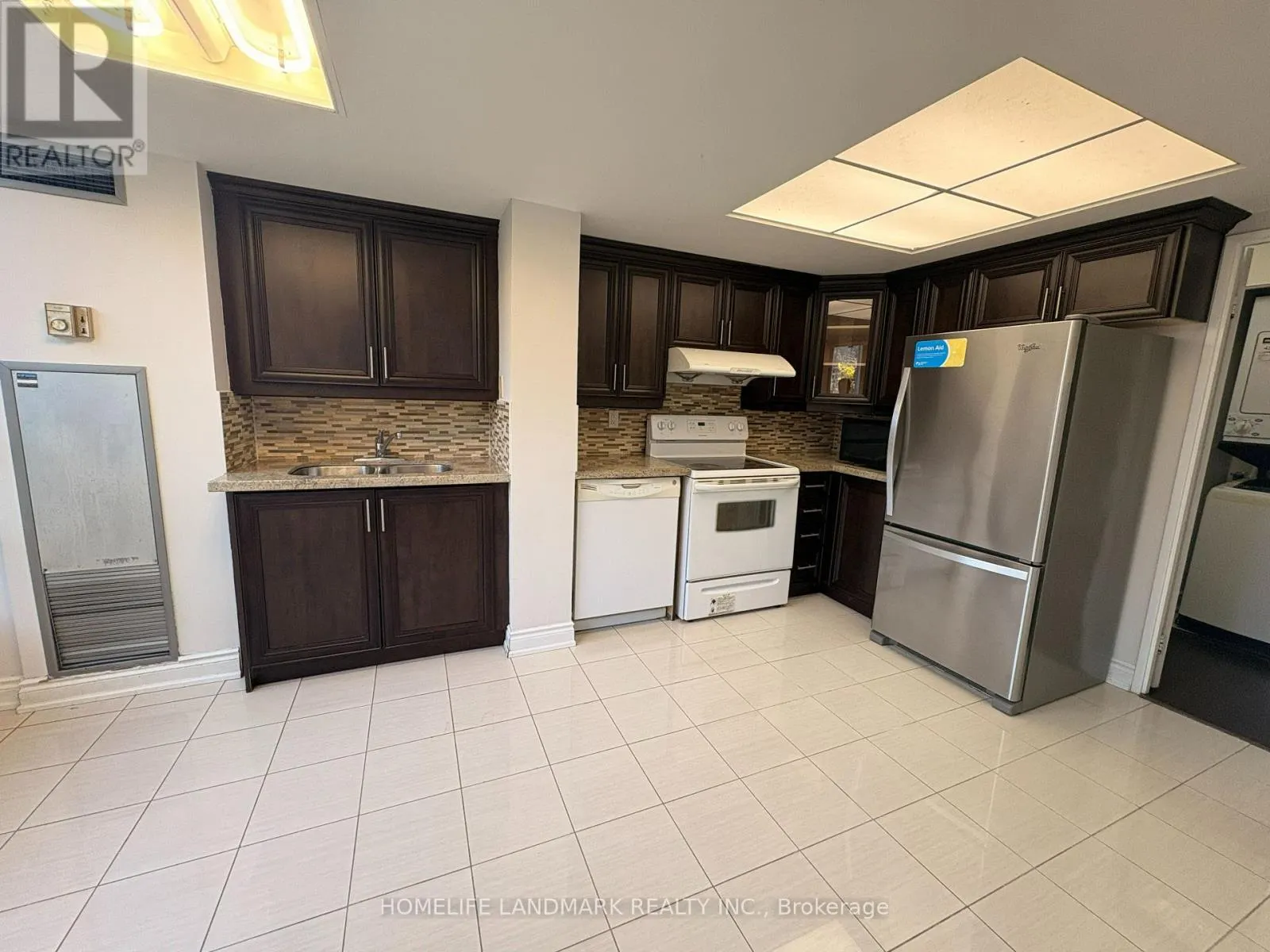 315 - 250 WEBB DRIVE