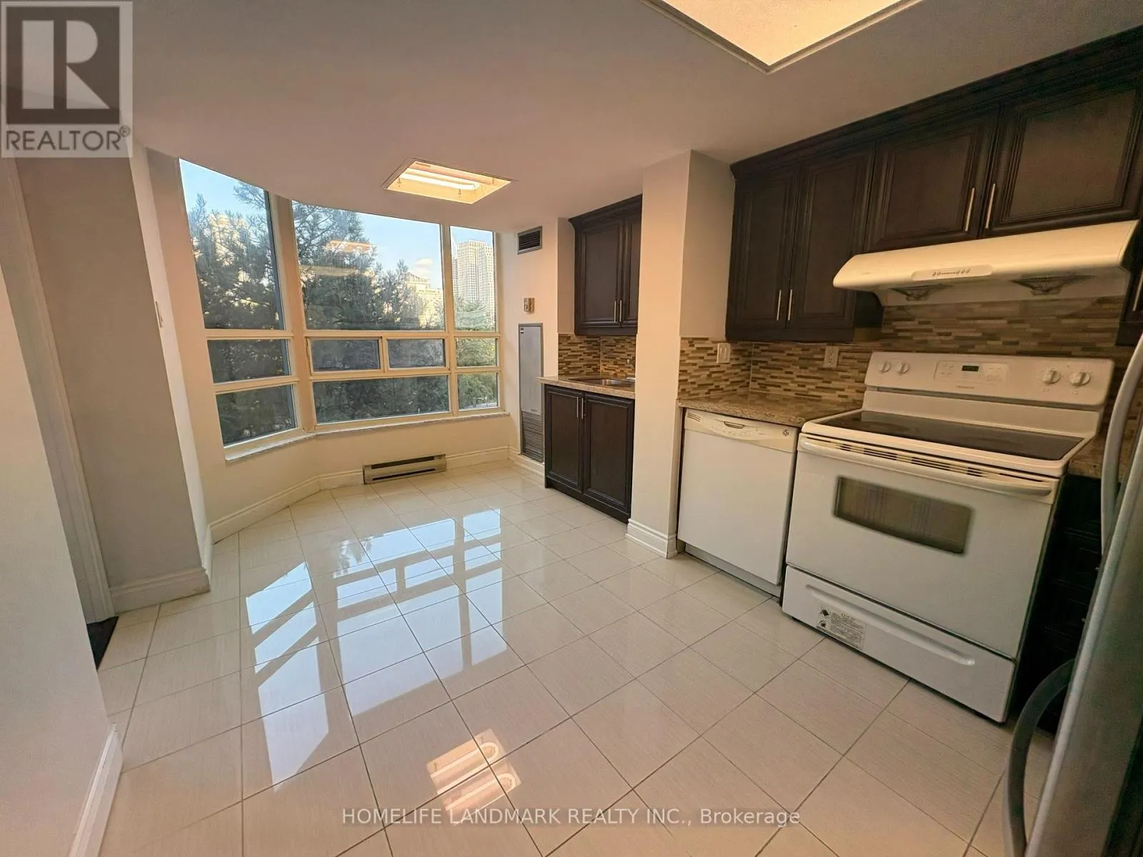 315 - 250 WEBB DRIVE