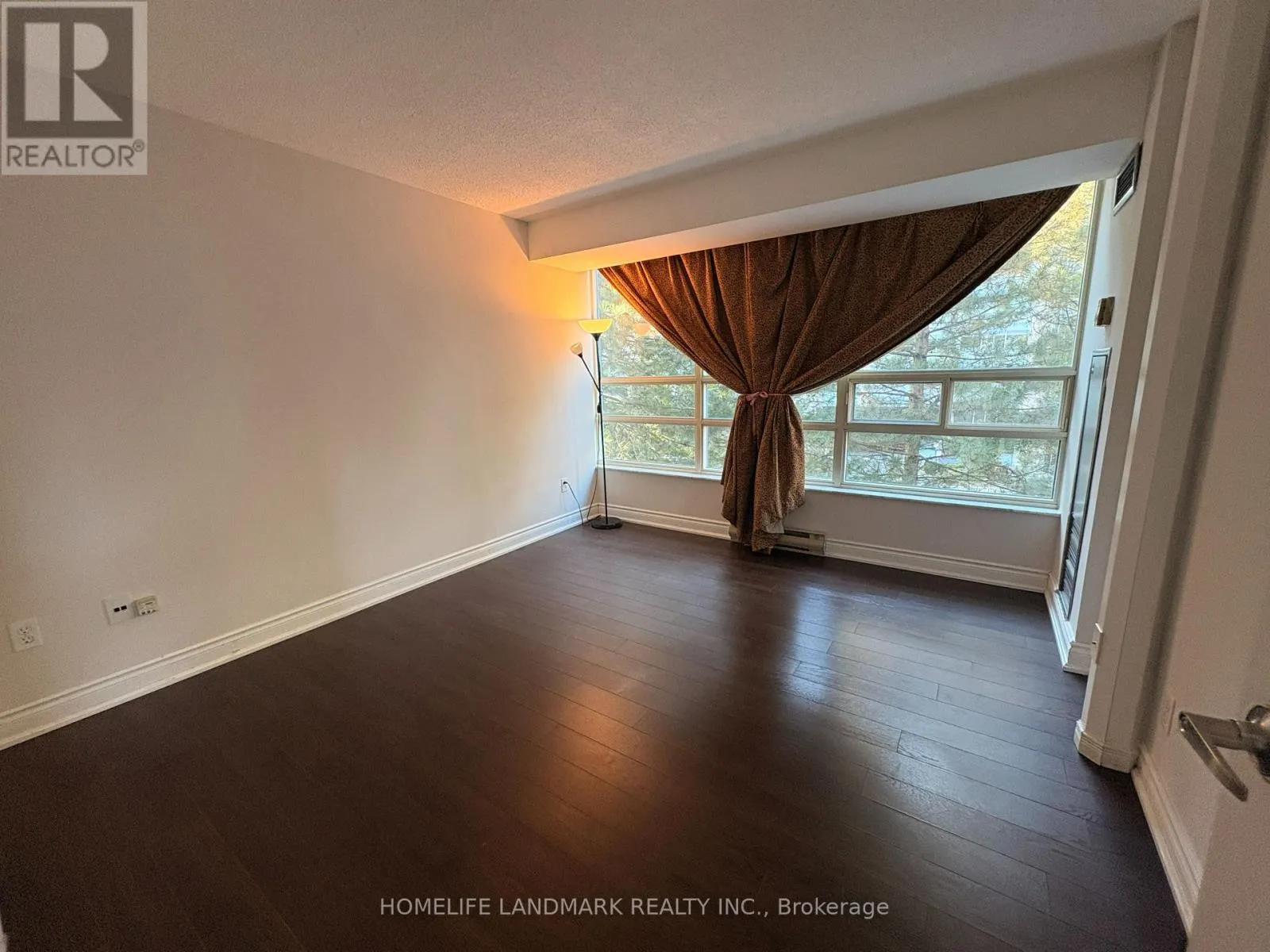 315 - 250 WEBB DRIVE