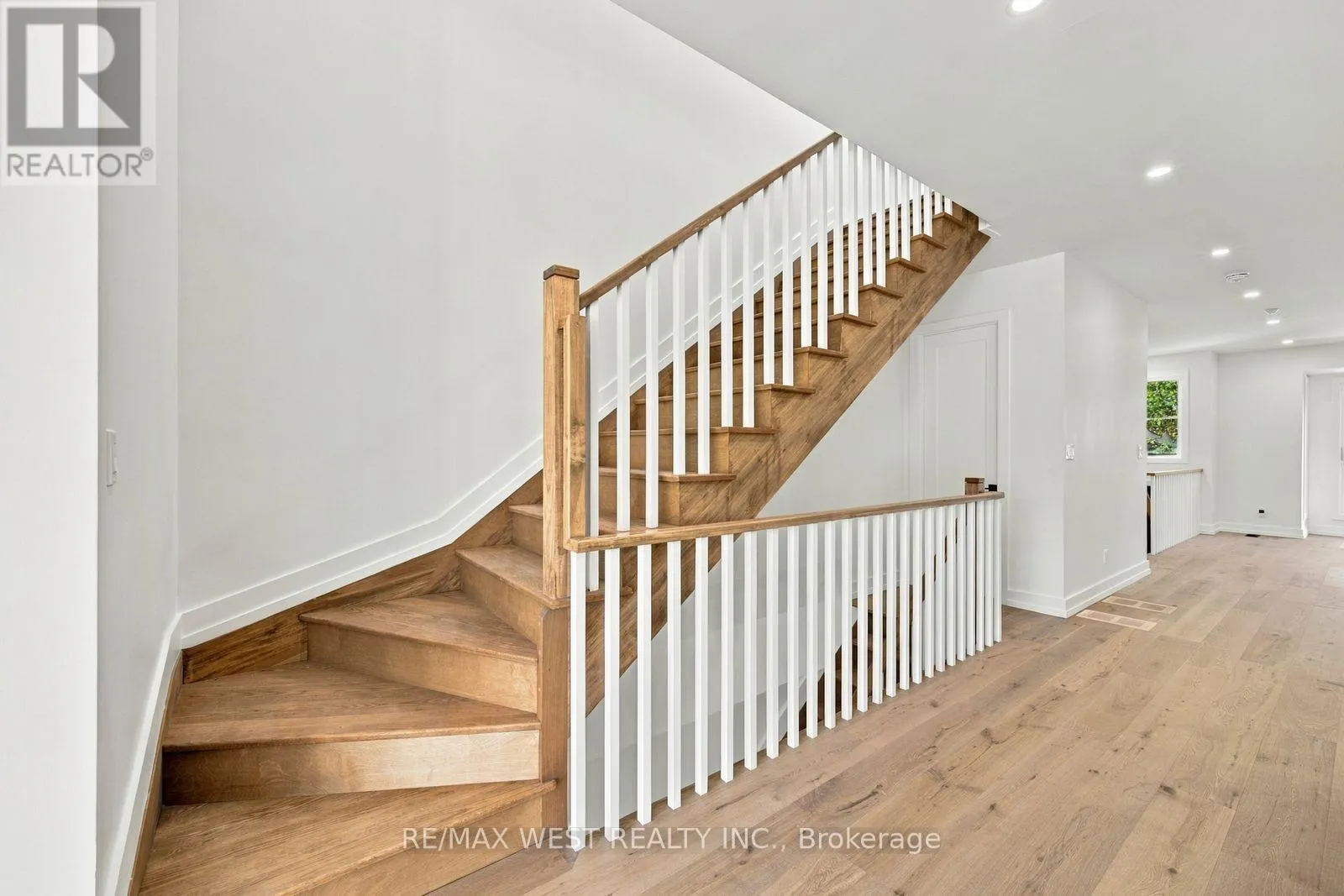 157 ALDERCREST AVENUE