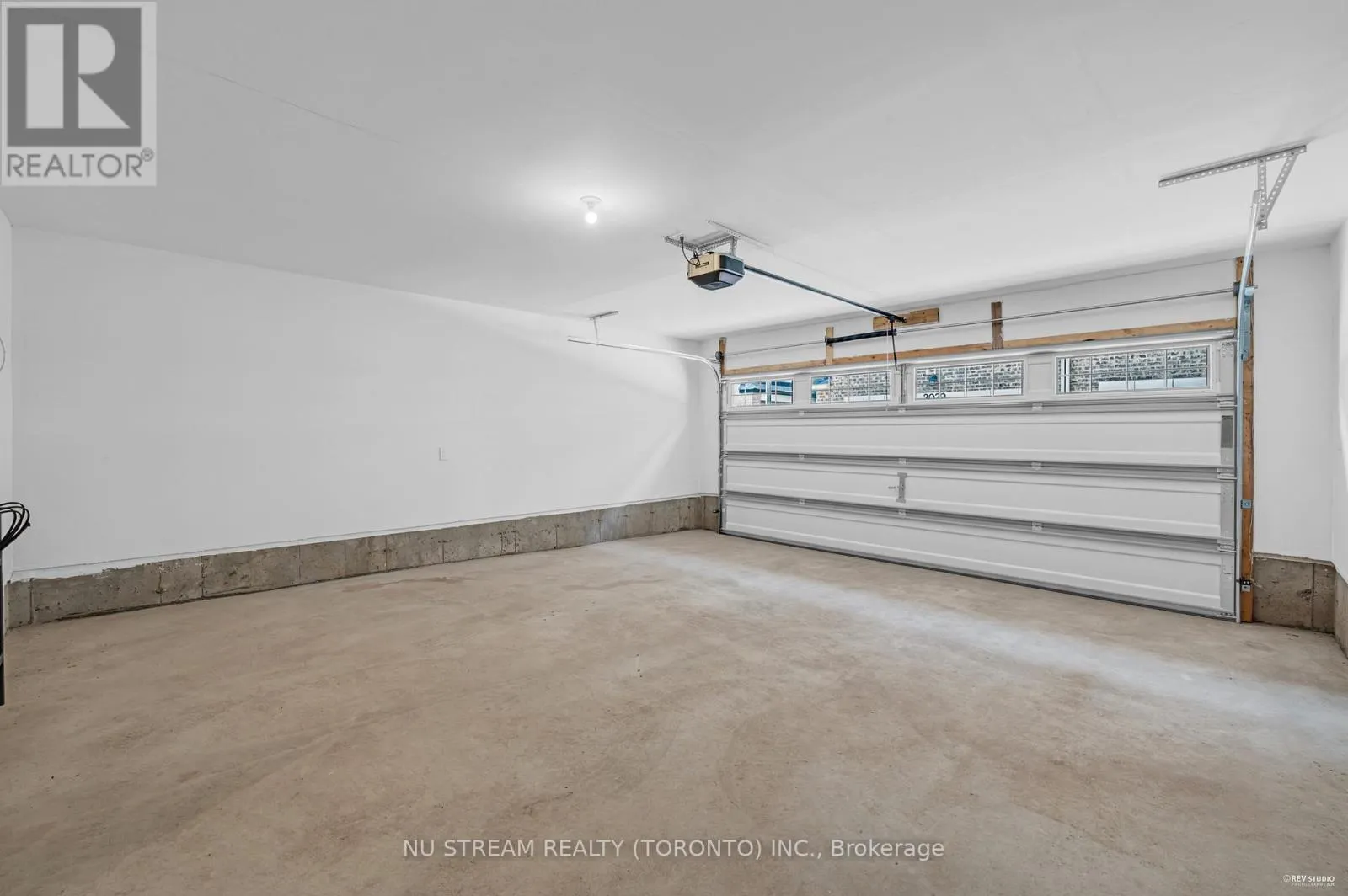 3034 MERRICK ROAD