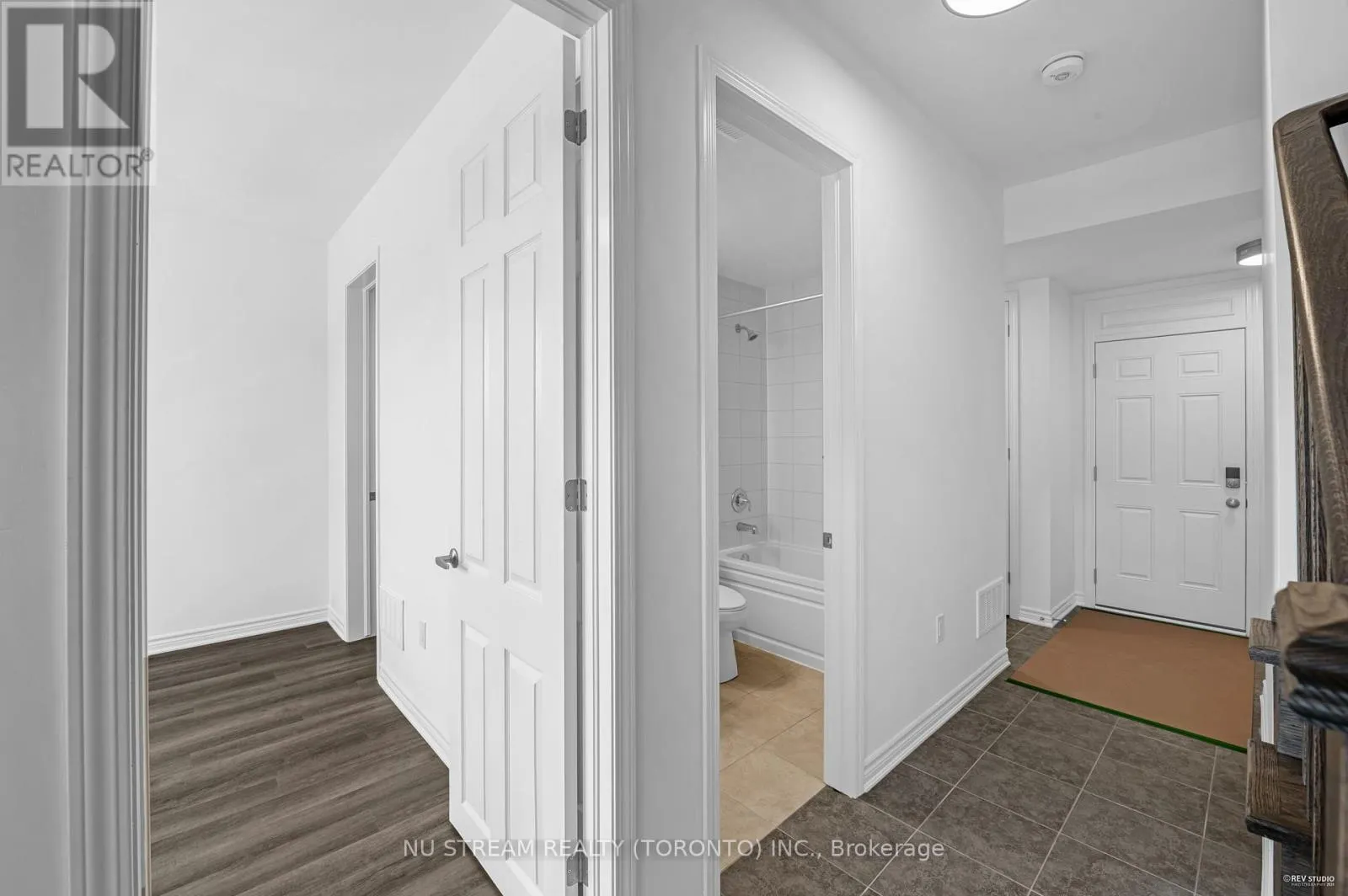 3034 MERRICK ROAD