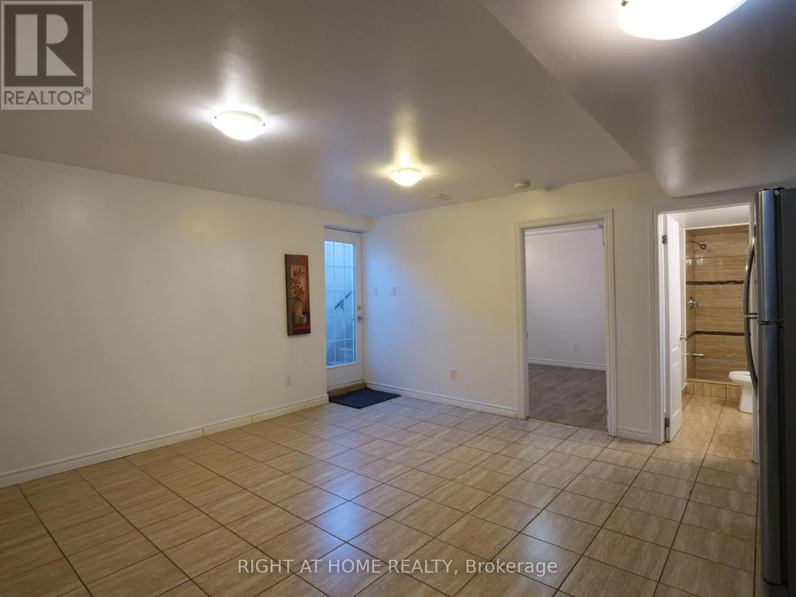 BASEMENT UNIT - 19 BLAZING STAR DRIVE S