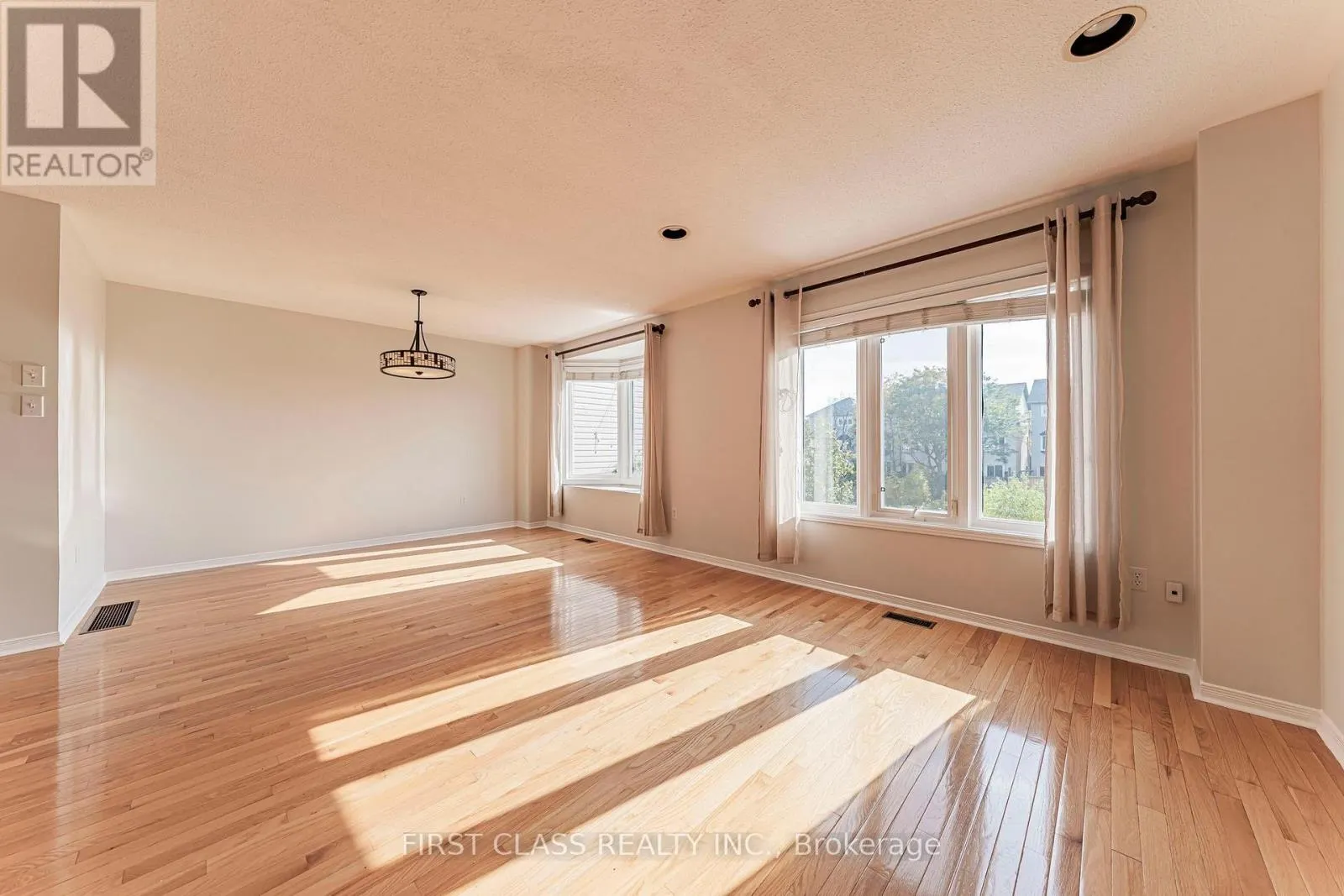 24 - 5110 FAIRVIEW STREET
