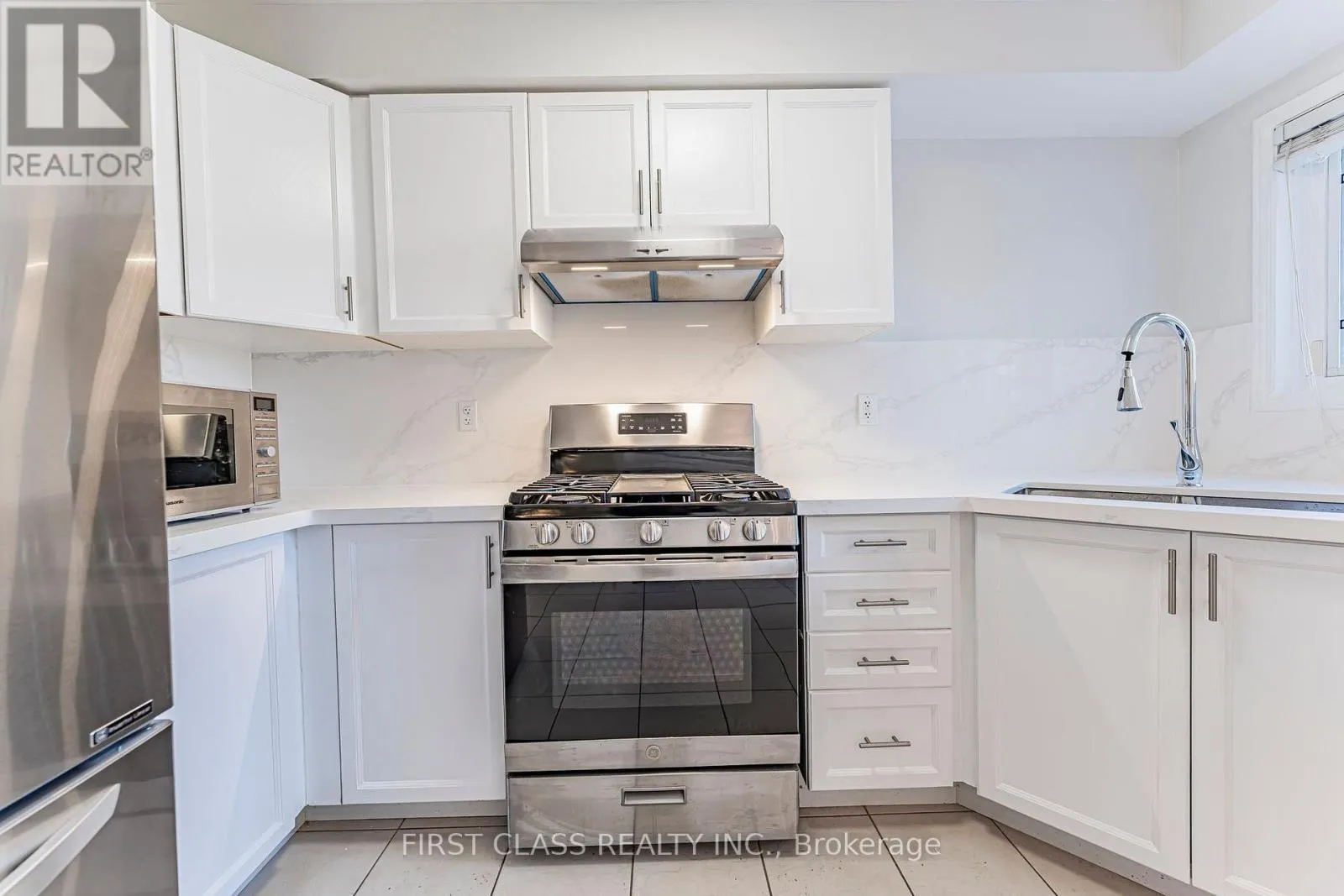 24 - 5110 FAIRVIEW STREET