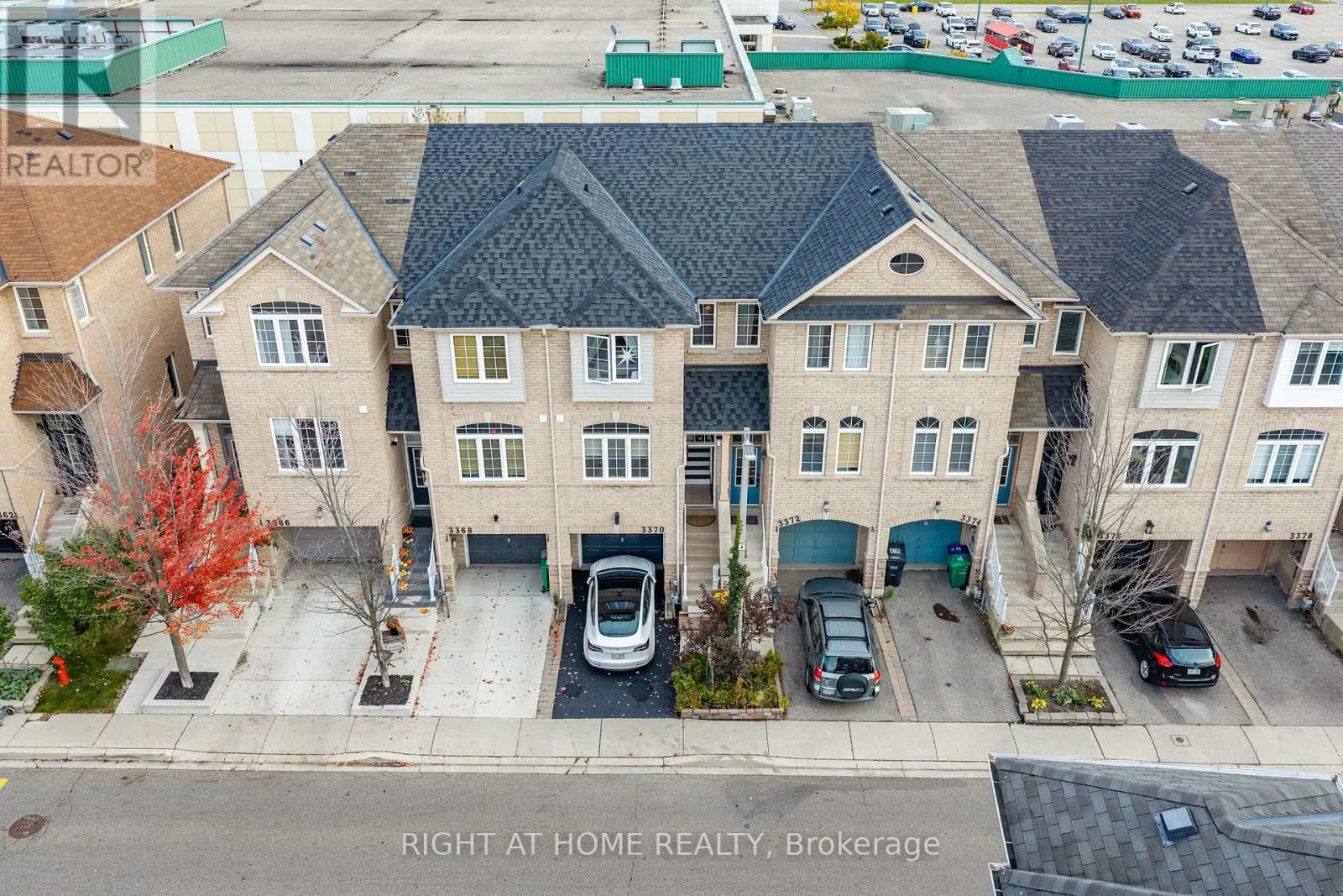 3370 REDPATH CIRCLE