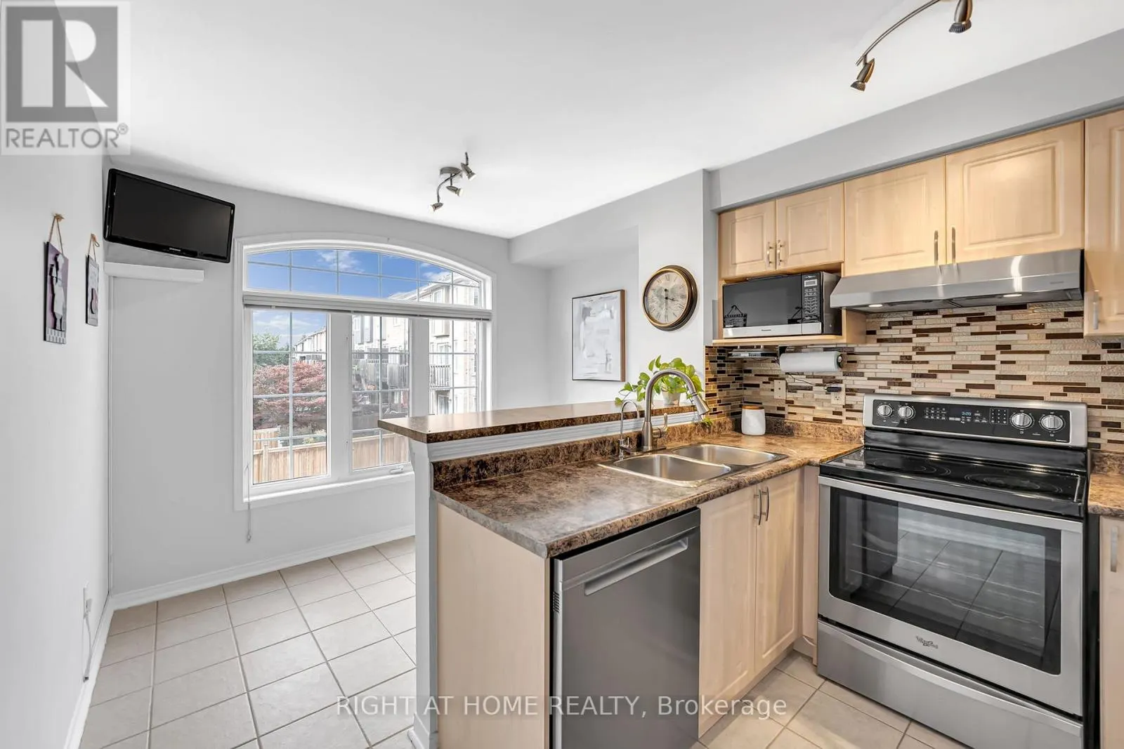 3370 REDPATH CIRCLE