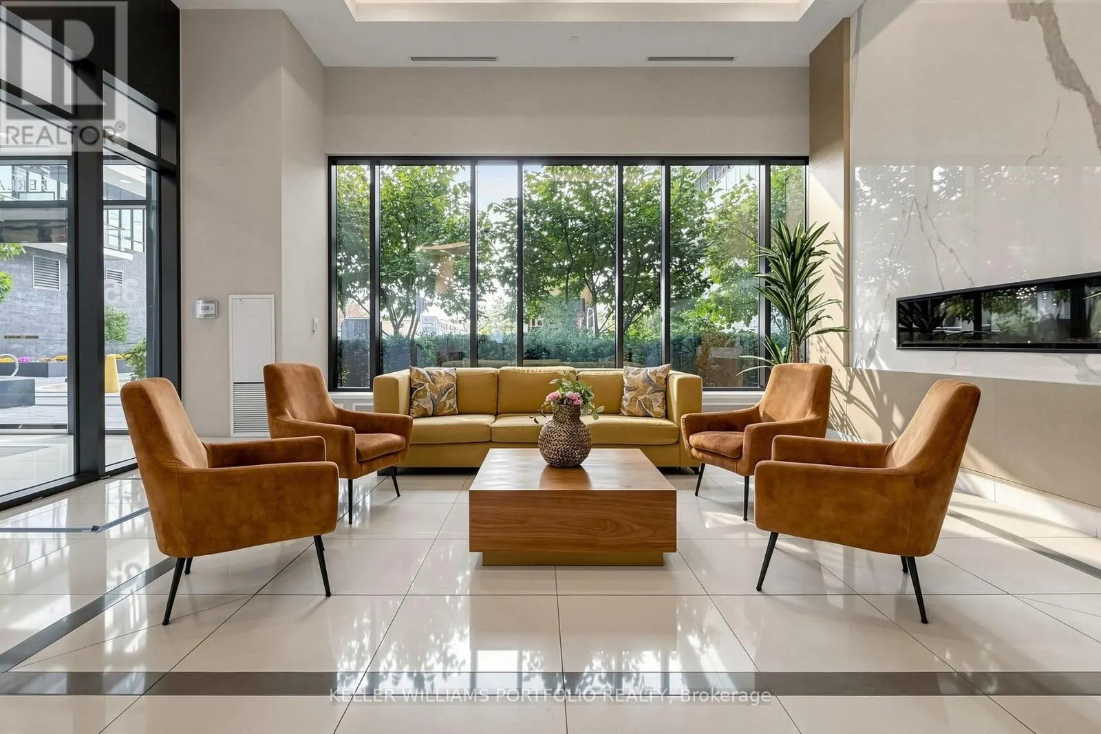 112 - 35 WATERGARDEN DRIVE