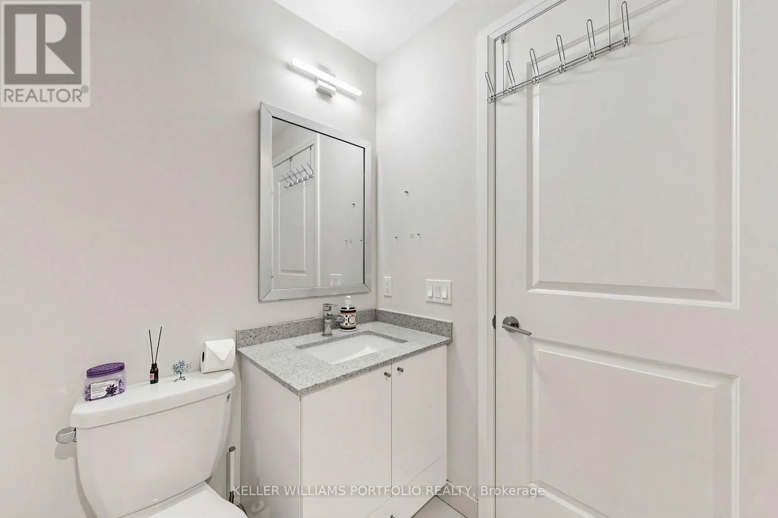 112 - 35 WATERGARDEN DRIVE