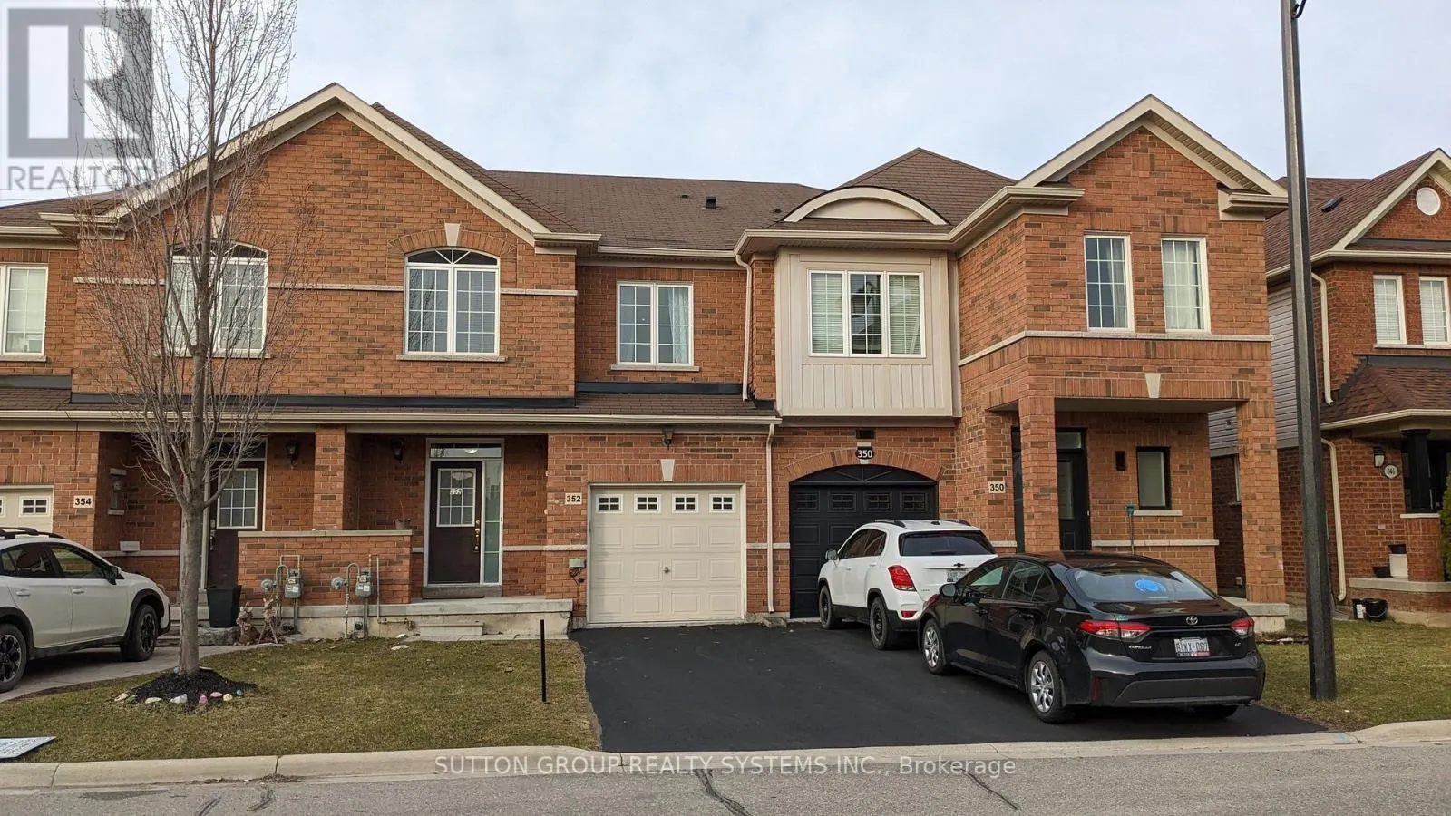 352 BLACK DRIVE