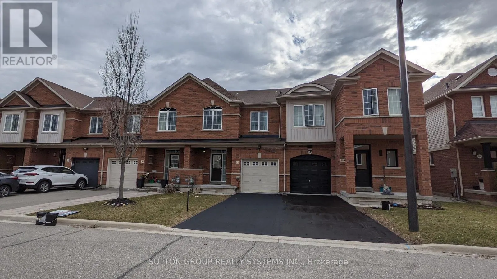 352 BLACK DRIVE