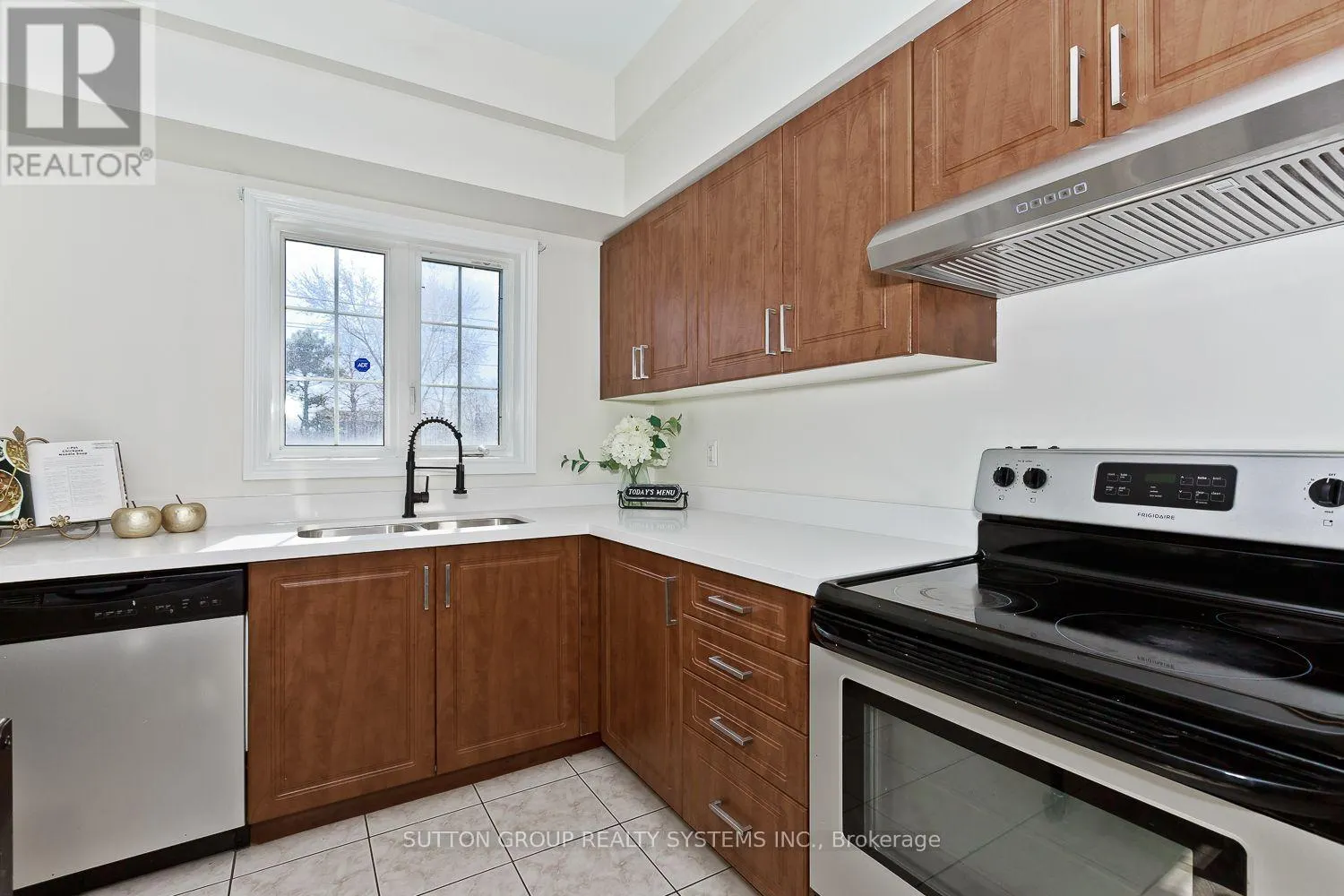 352 BLACK DRIVE