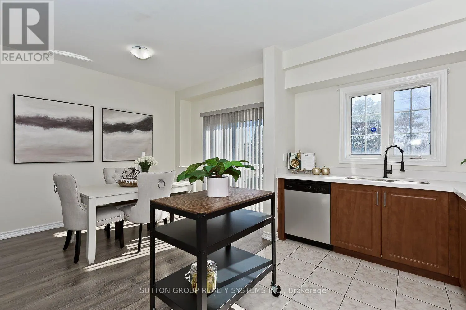 352 BLACK DRIVE