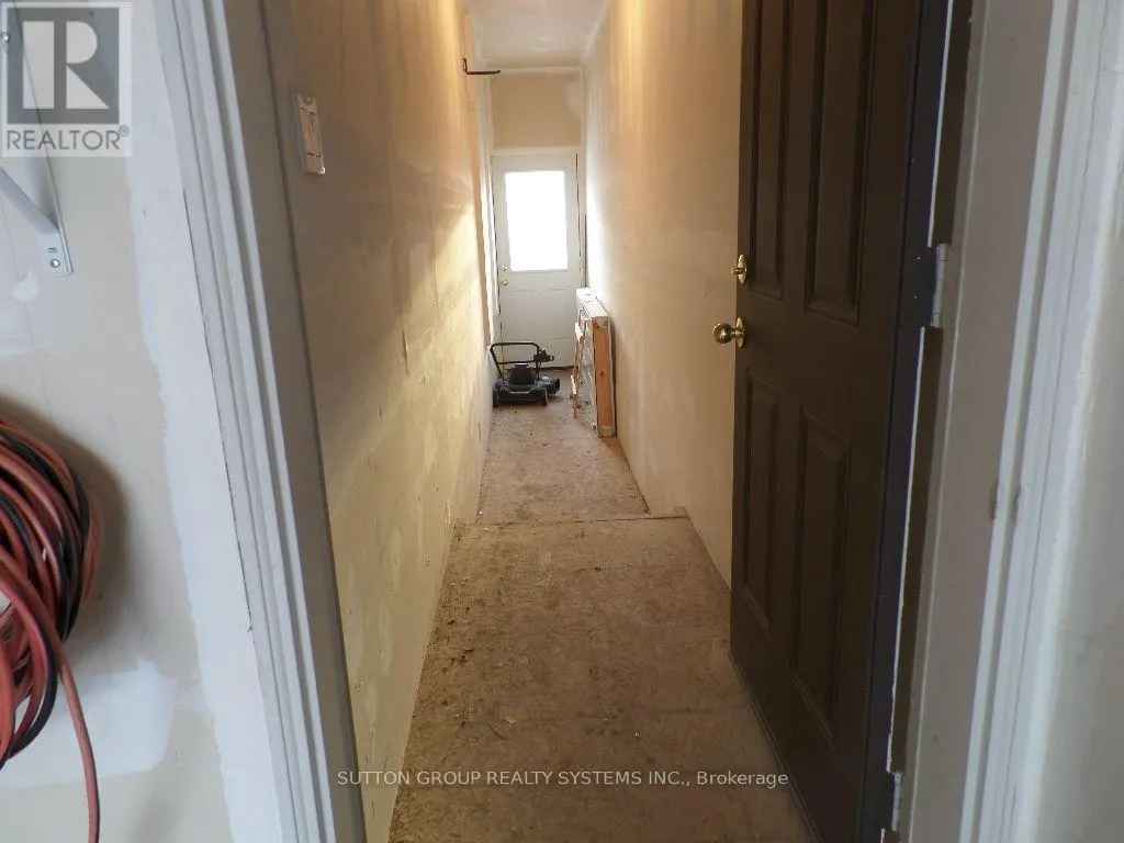 352 BLACK DRIVE