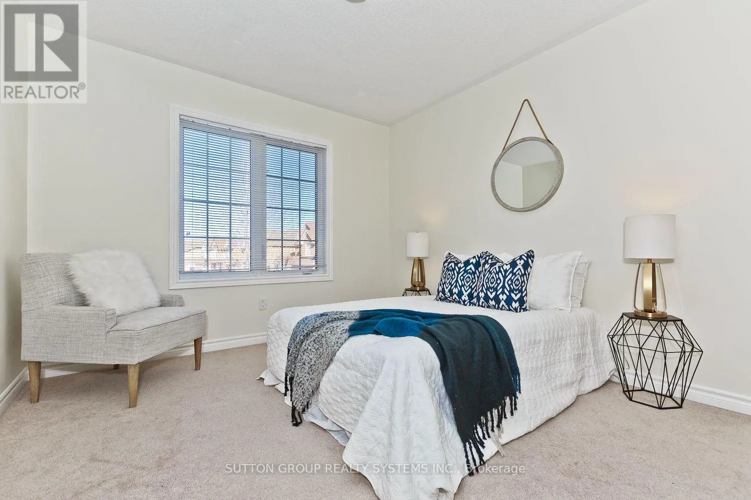 352 BLACK DRIVE