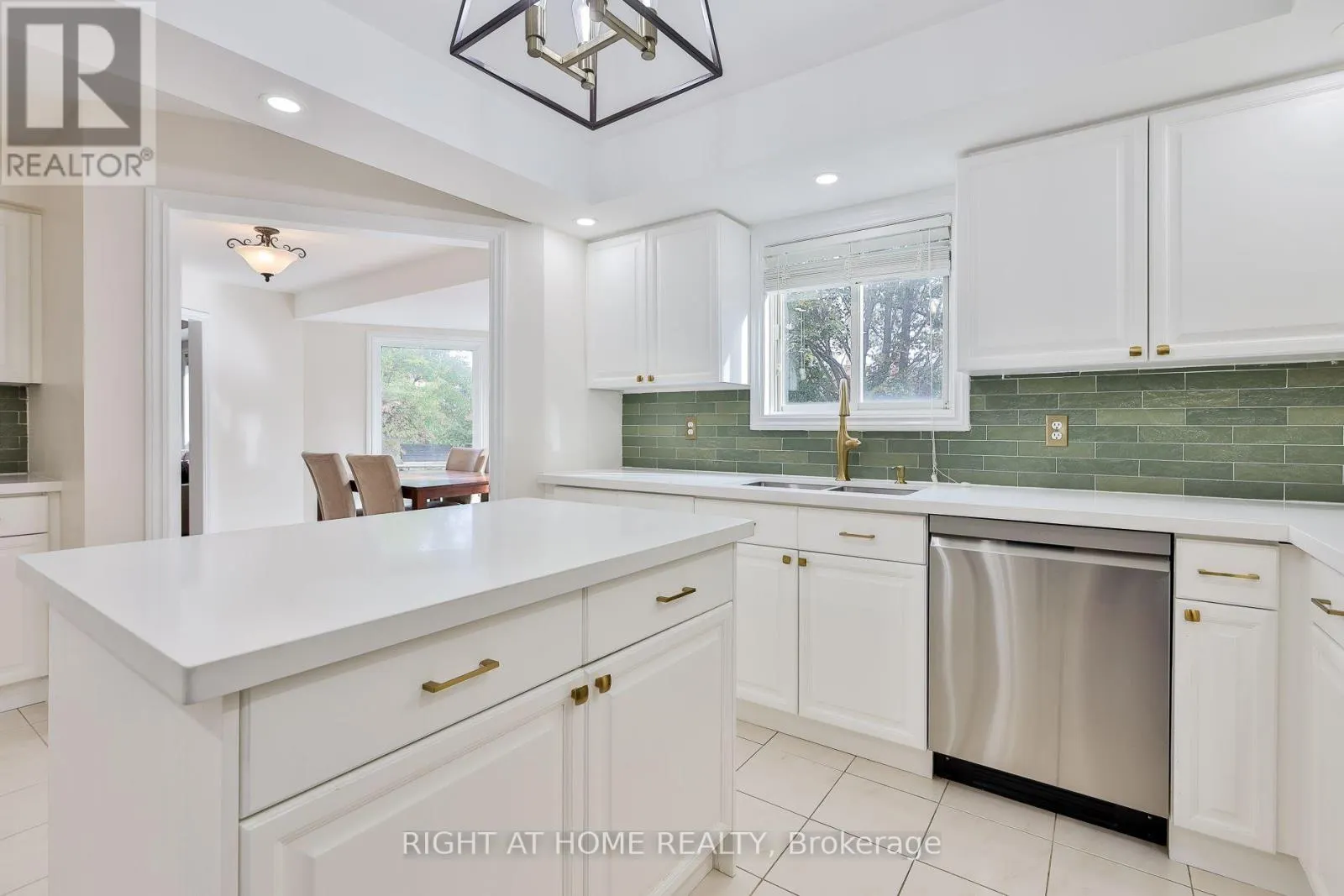 560 CHAGALL COURT