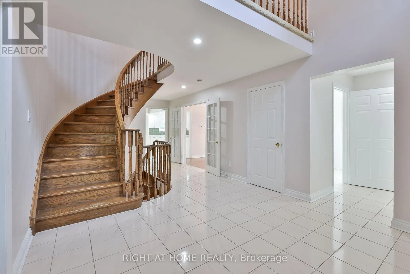 560 CHAGALL COURT