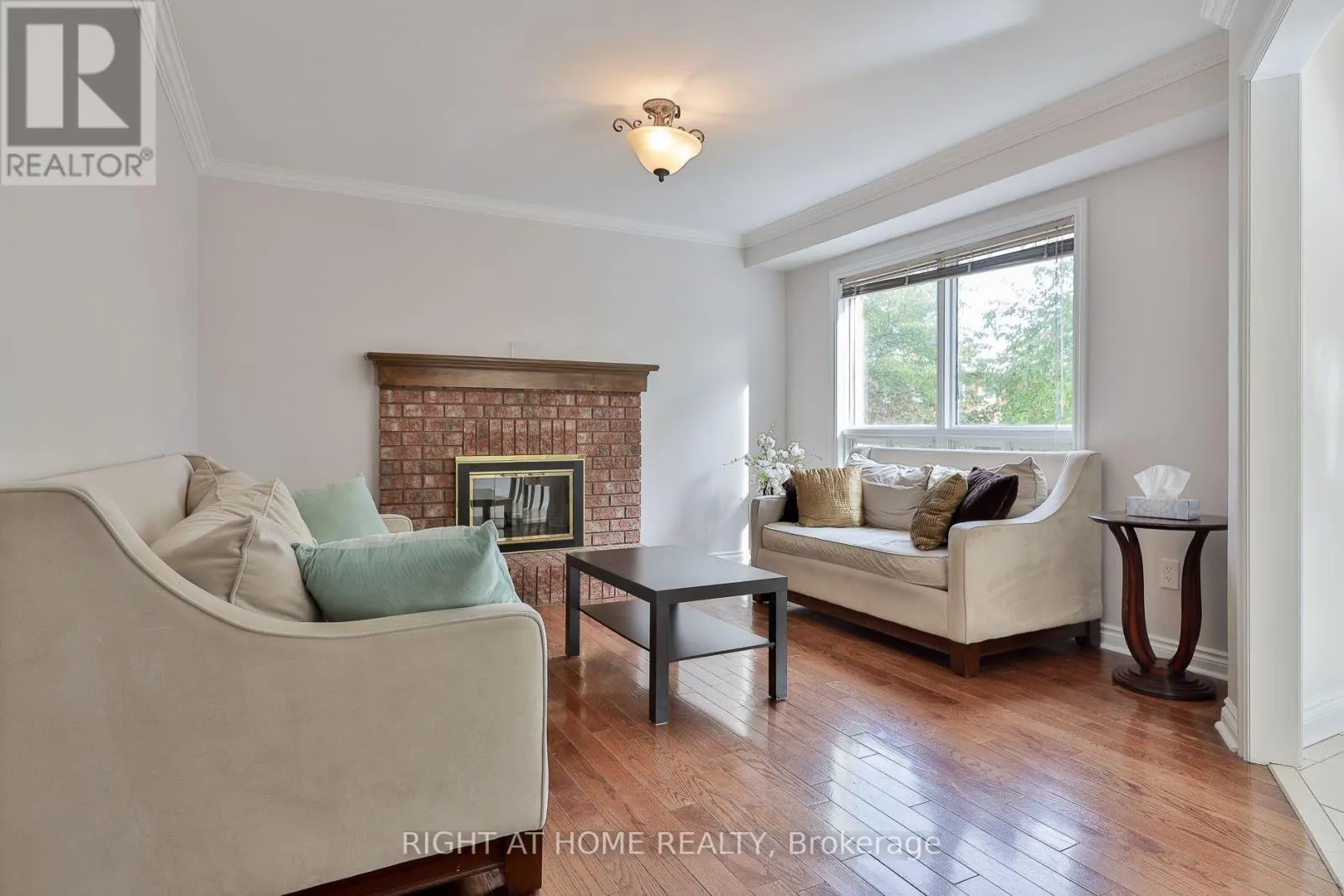560 CHAGALL COURT
