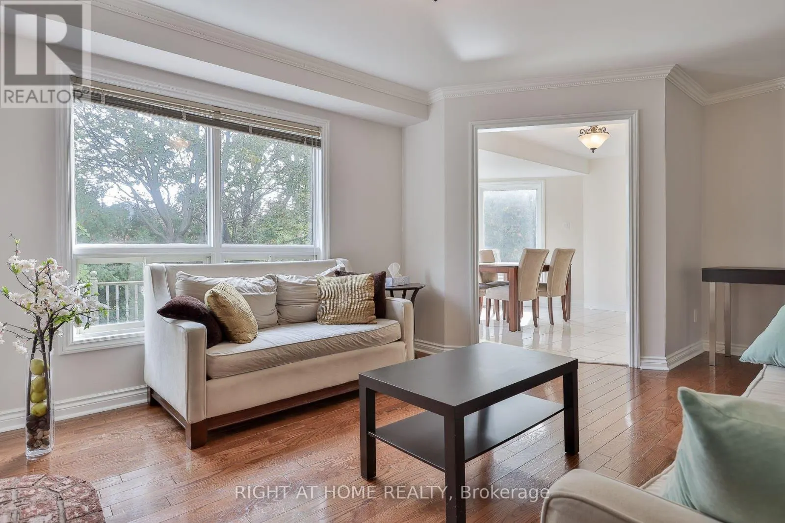 560 CHAGALL COURT