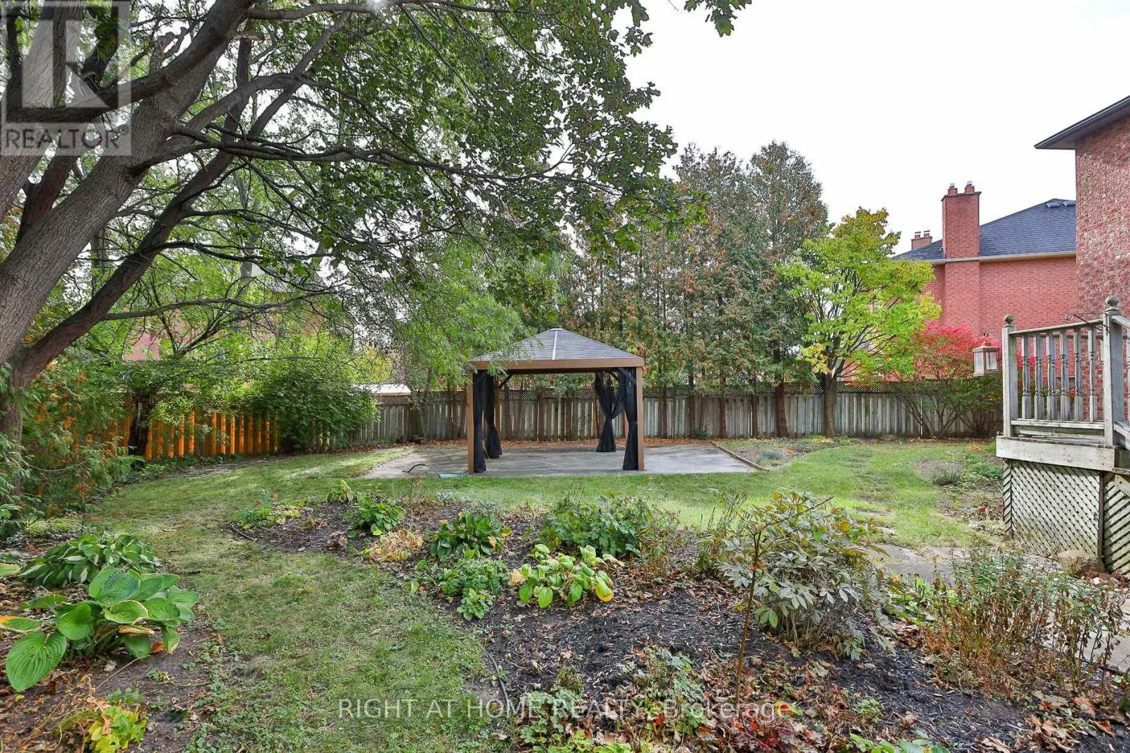 560 CHAGALL COURT