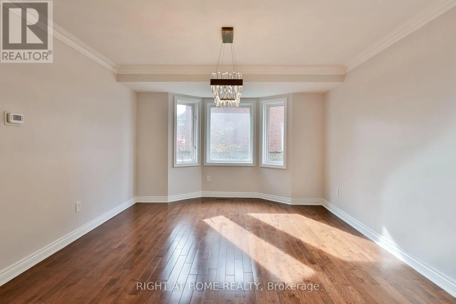 560 CHAGALL COURT