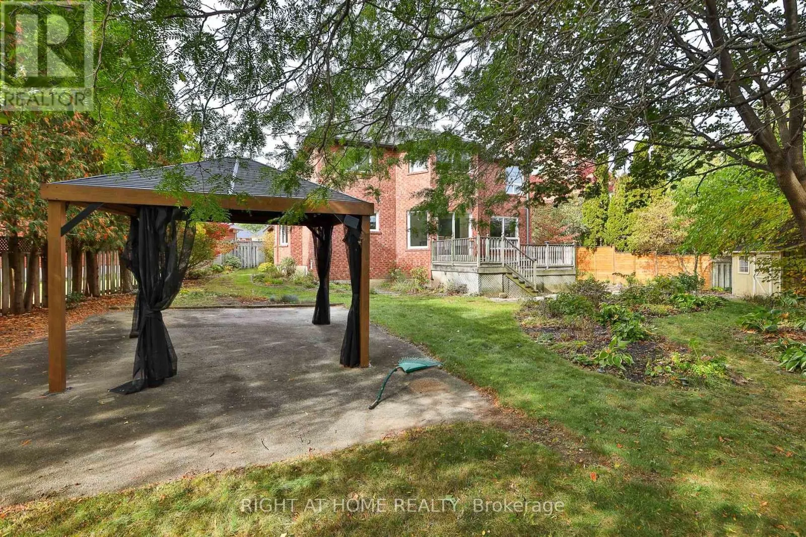 560 CHAGALL COURT