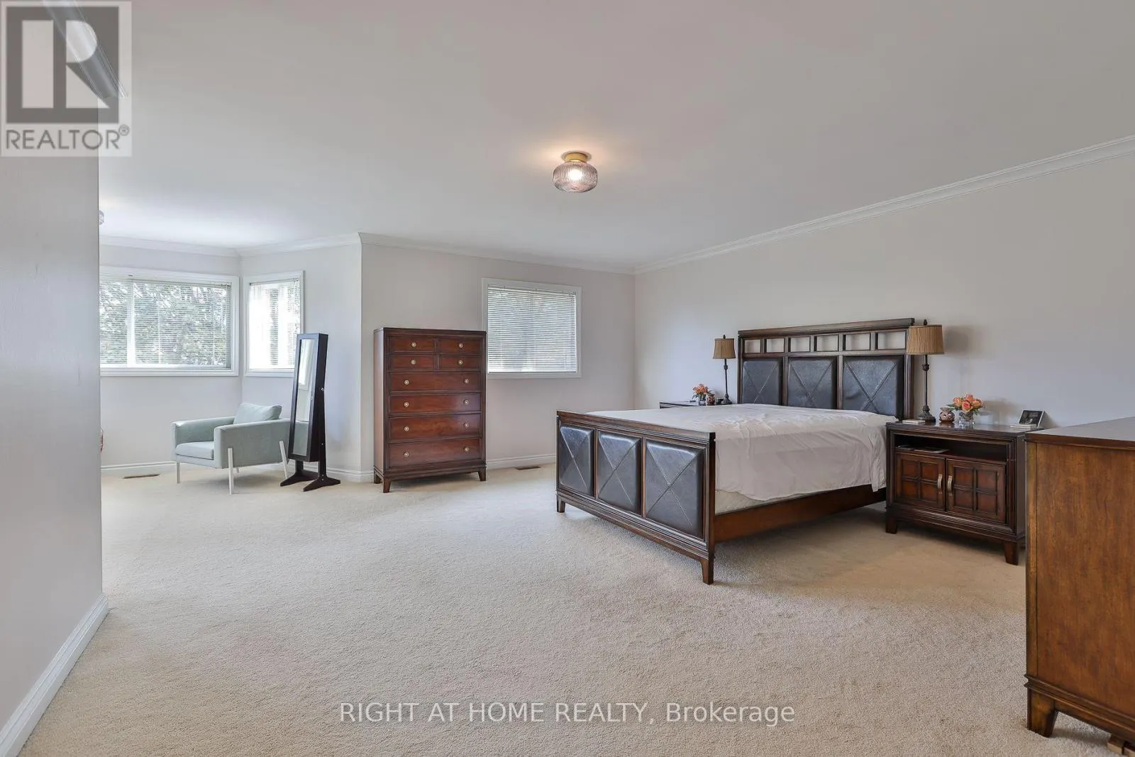 560 CHAGALL COURT