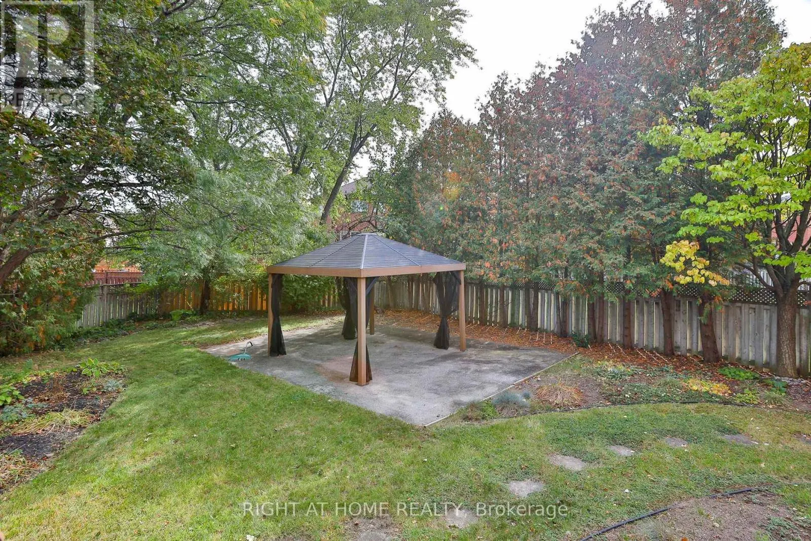 560 CHAGALL COURT