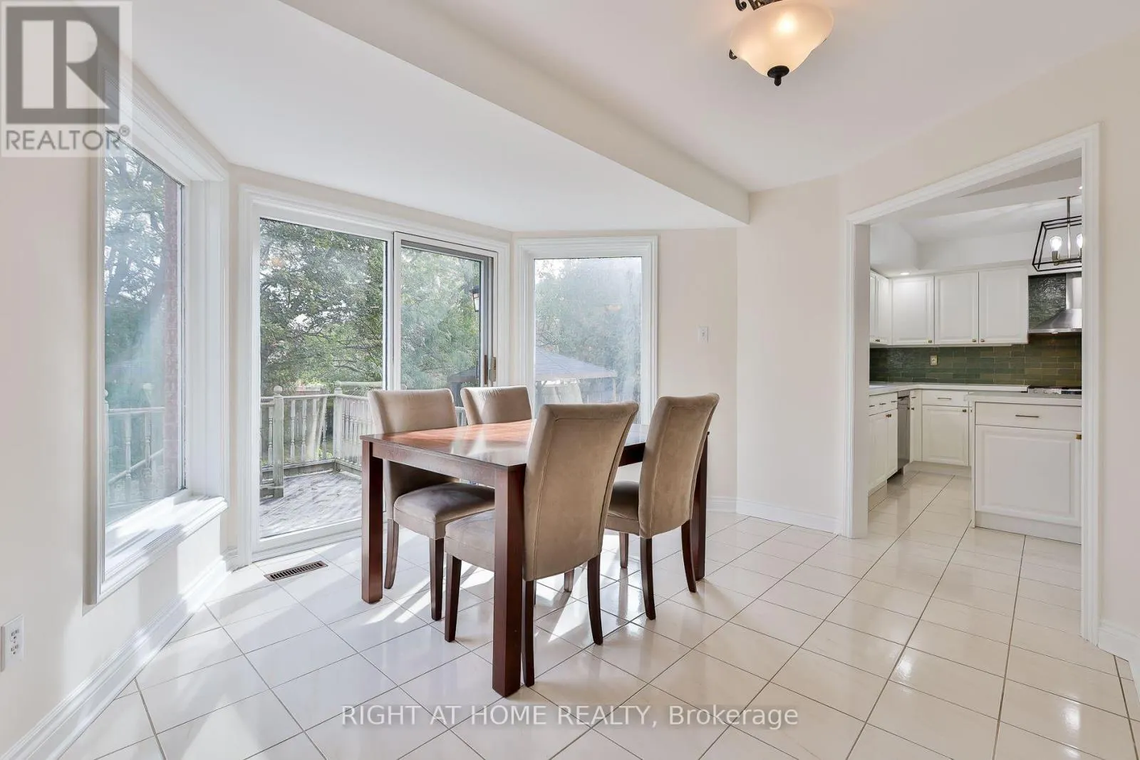 560 CHAGALL COURT
