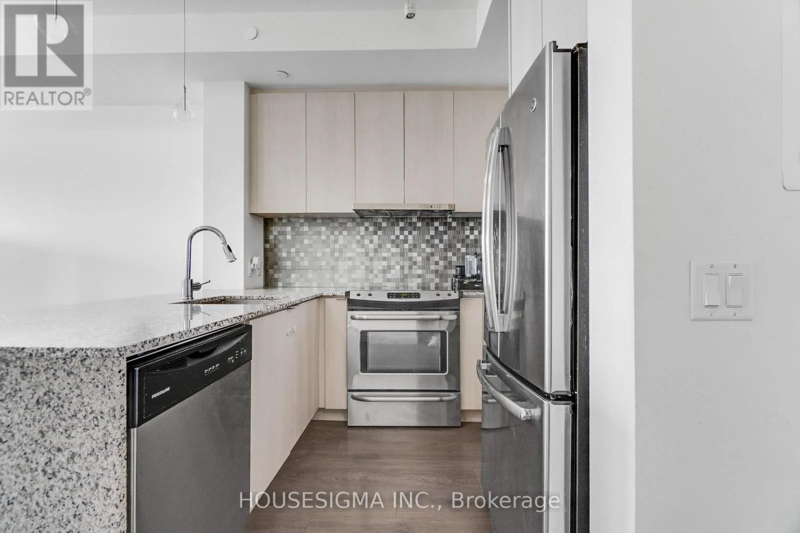 401 - 5005 HARVARD ROAD