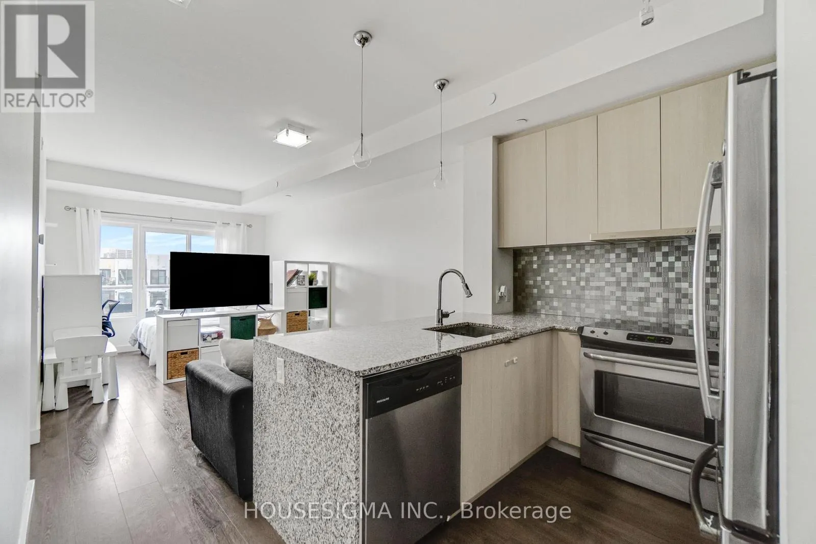 401 - 5005 HARVARD ROAD