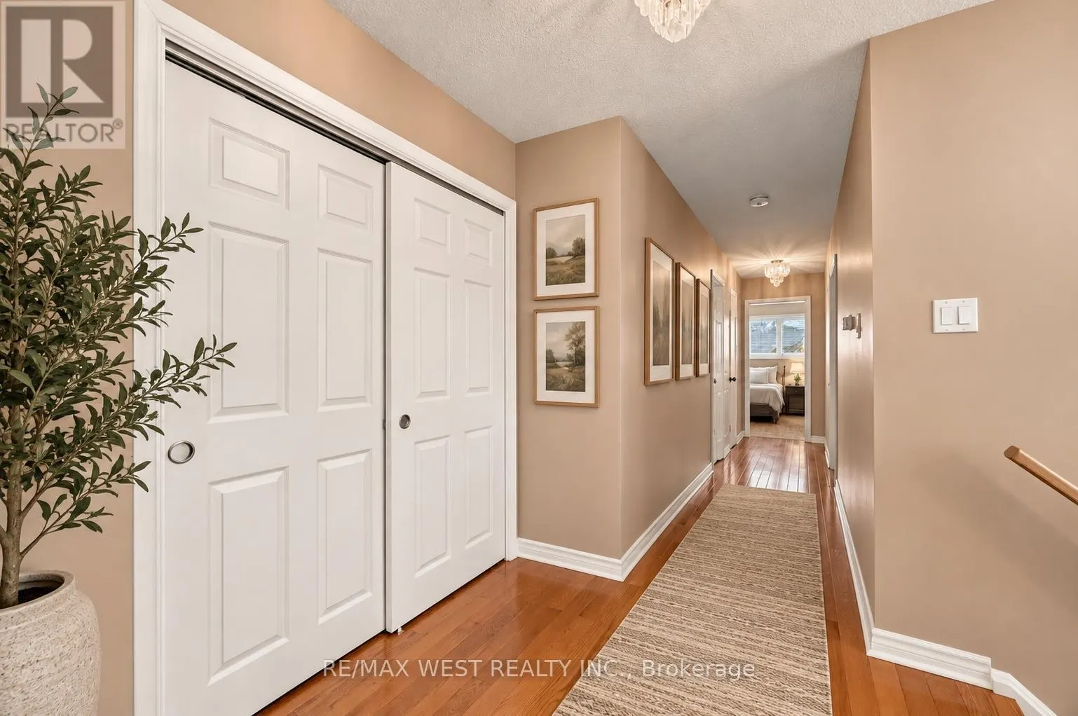 2 ACKROW COURT